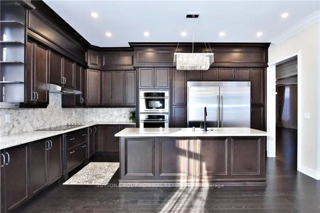 107 Queen Filomena Avenue