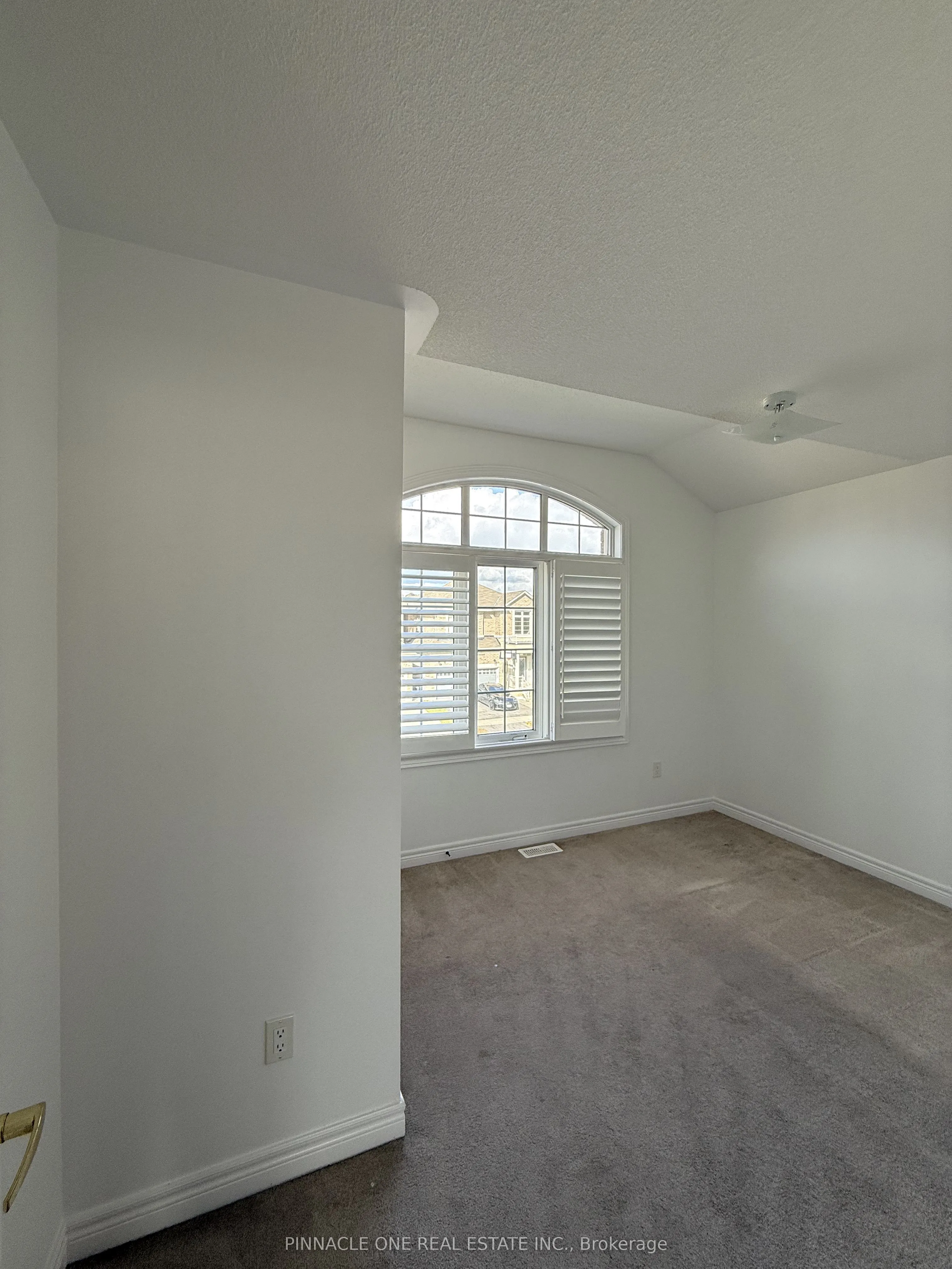 168 Durhamview Crescent