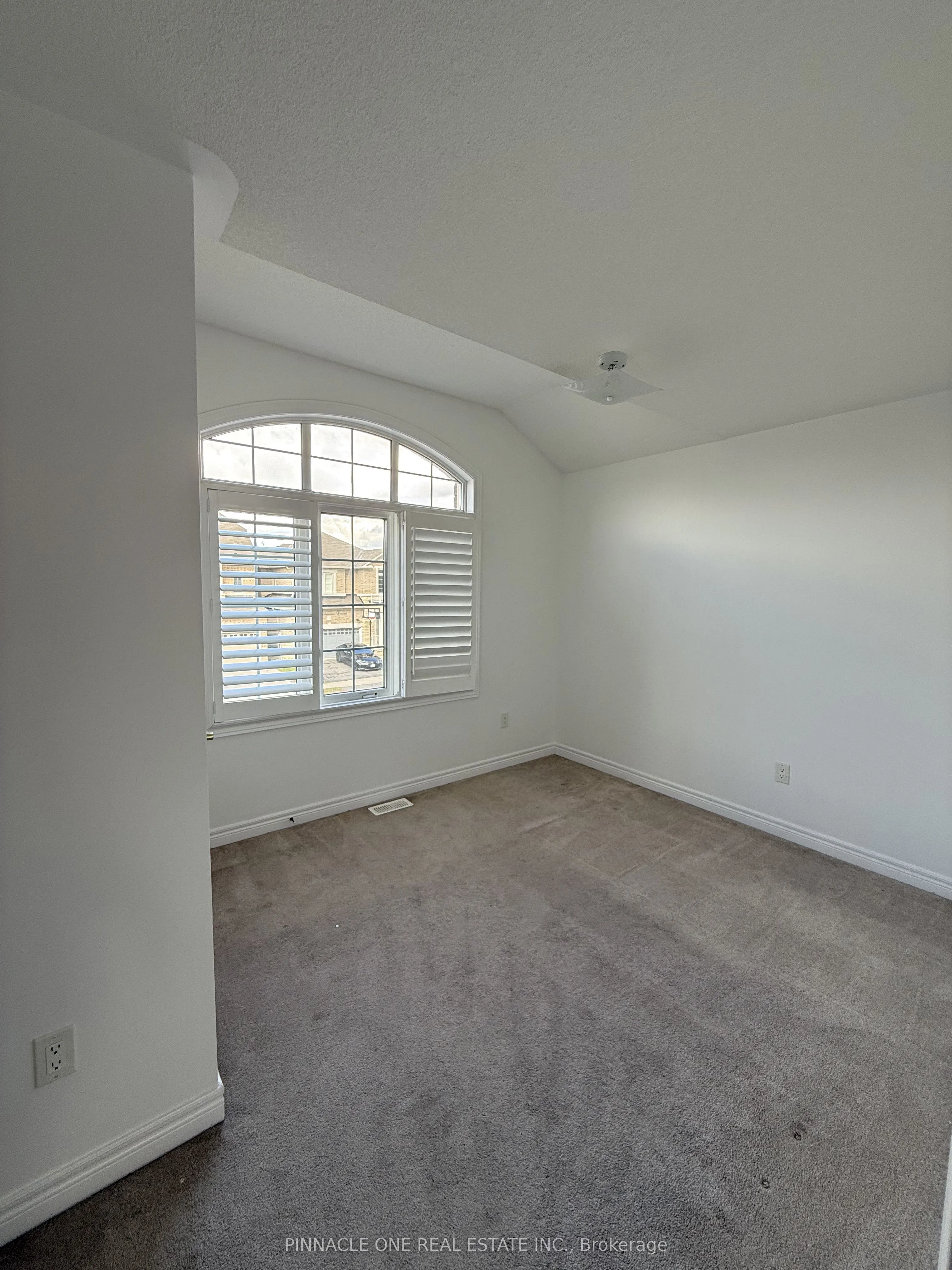 168 Durhamview Crescent