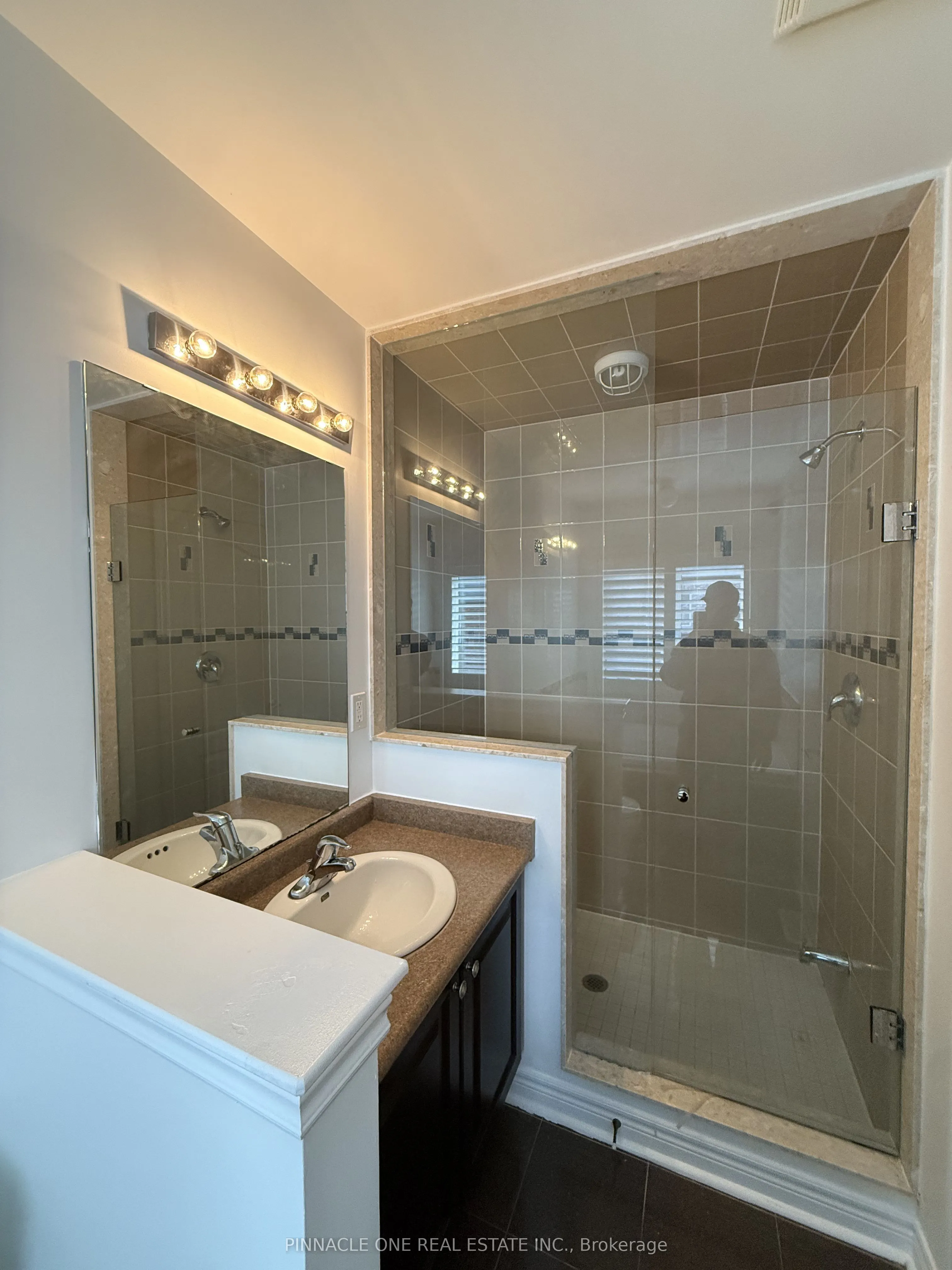 168 Durhamview Crescent