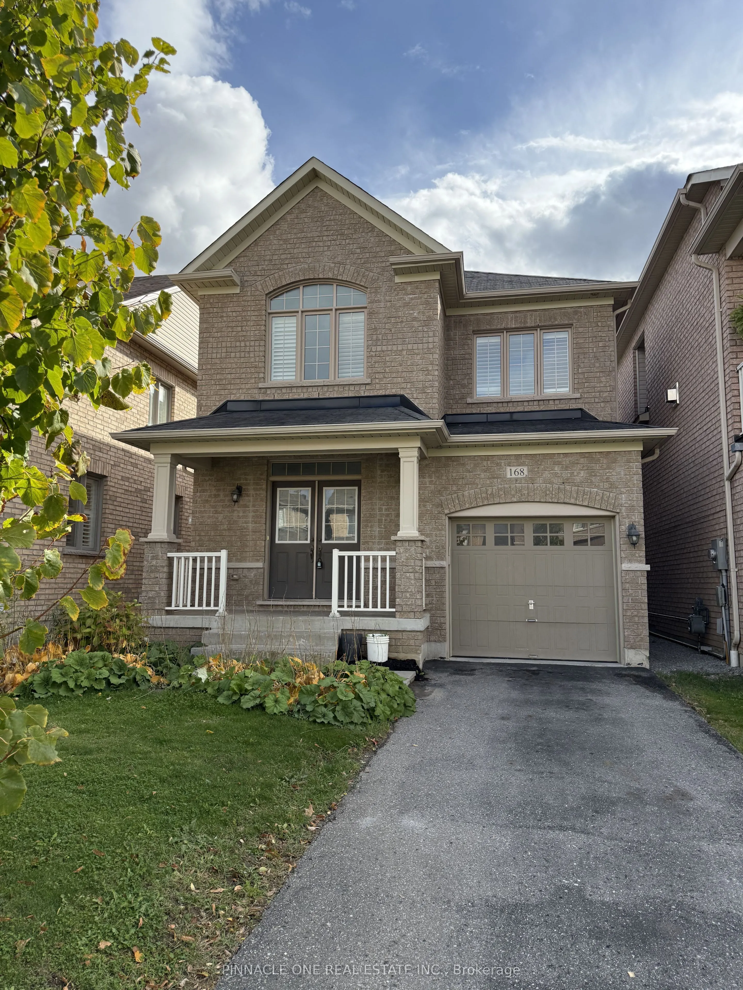 168 Durhamview Crescent
