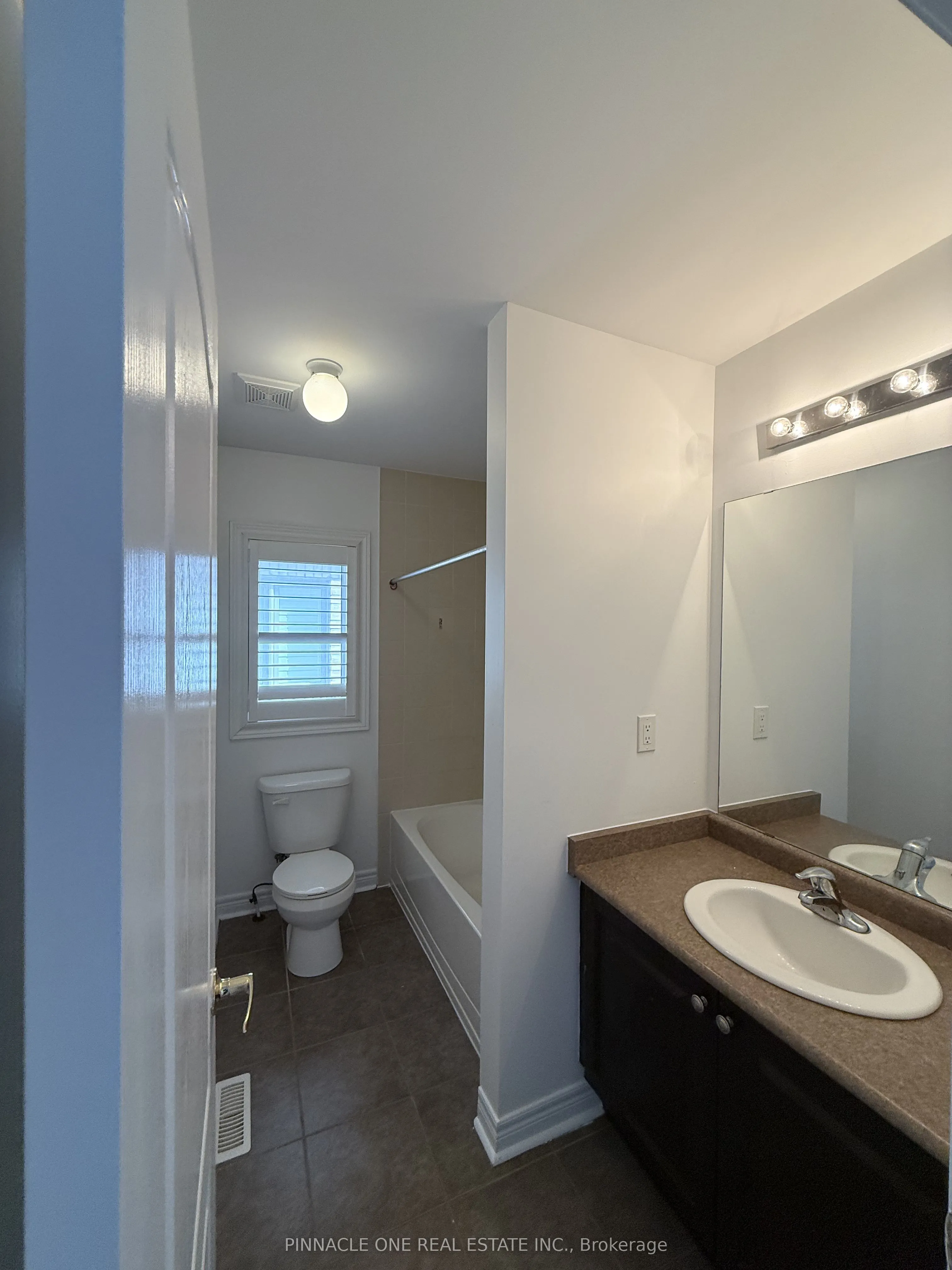 168 Durhamview Crescent