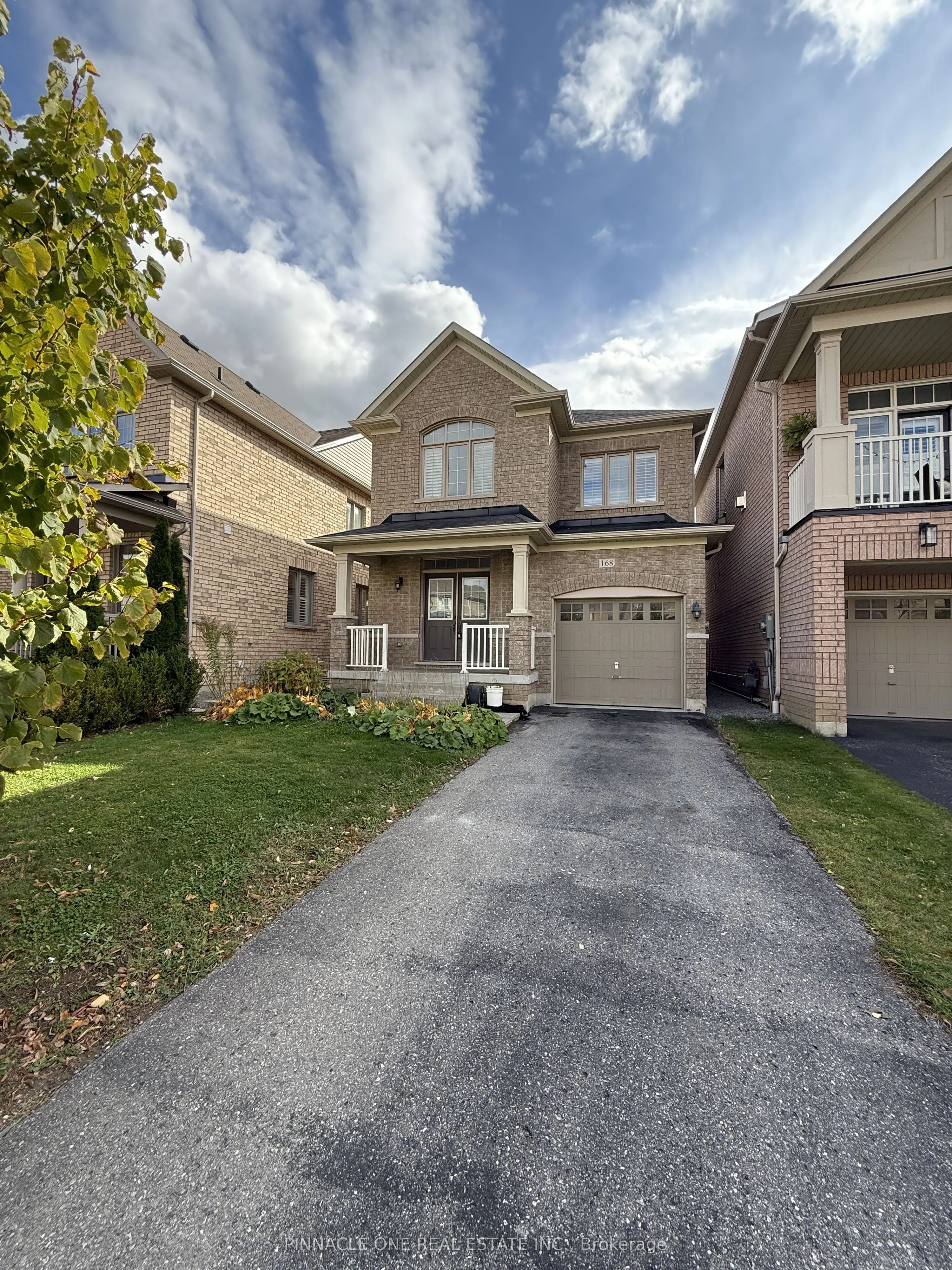 168 Durhamview Crescent