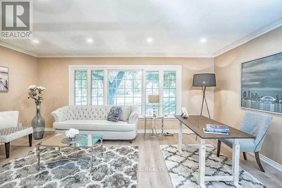 14 Strathroy Crescent