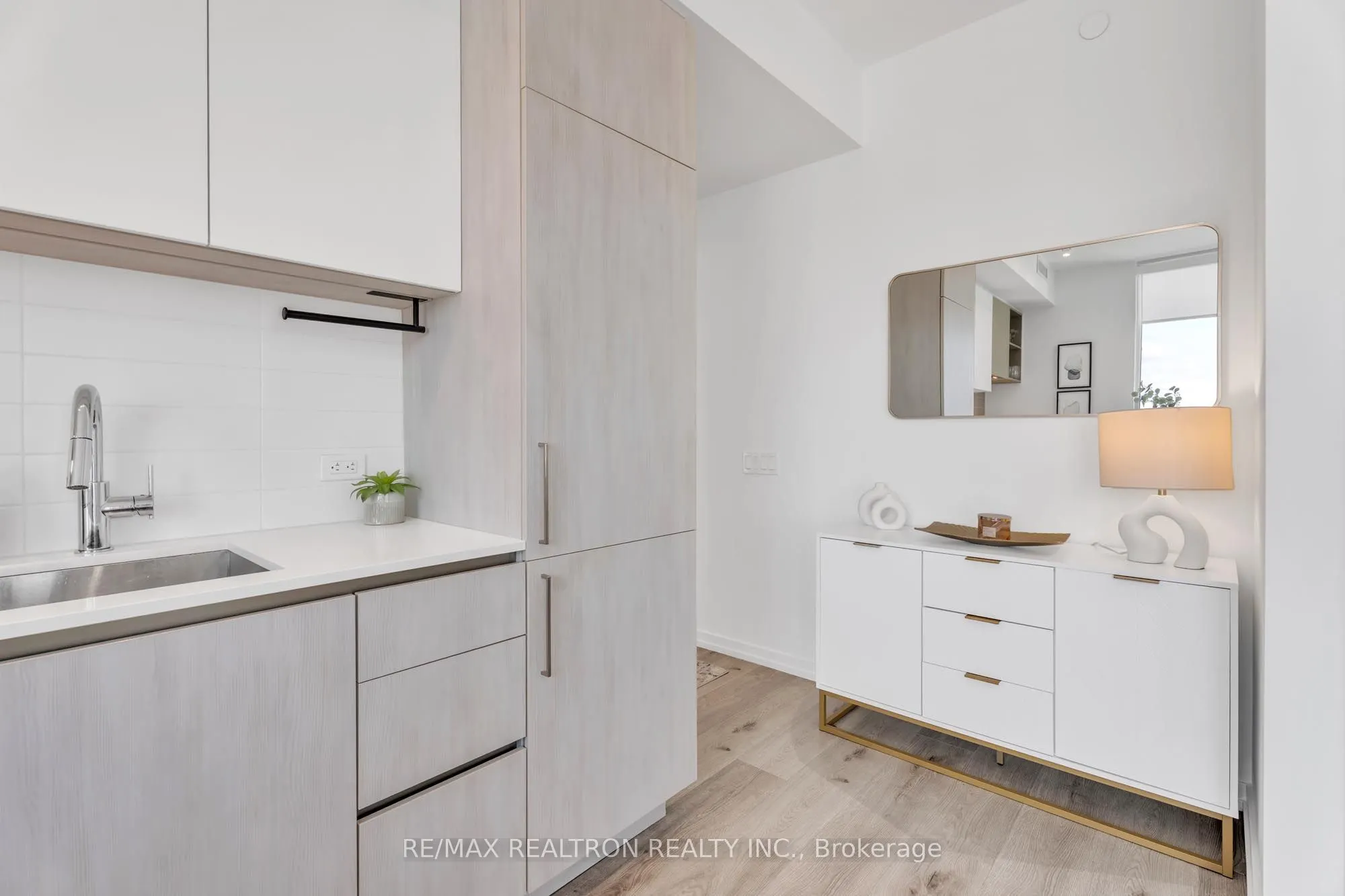 7890 Jane Street, #3806