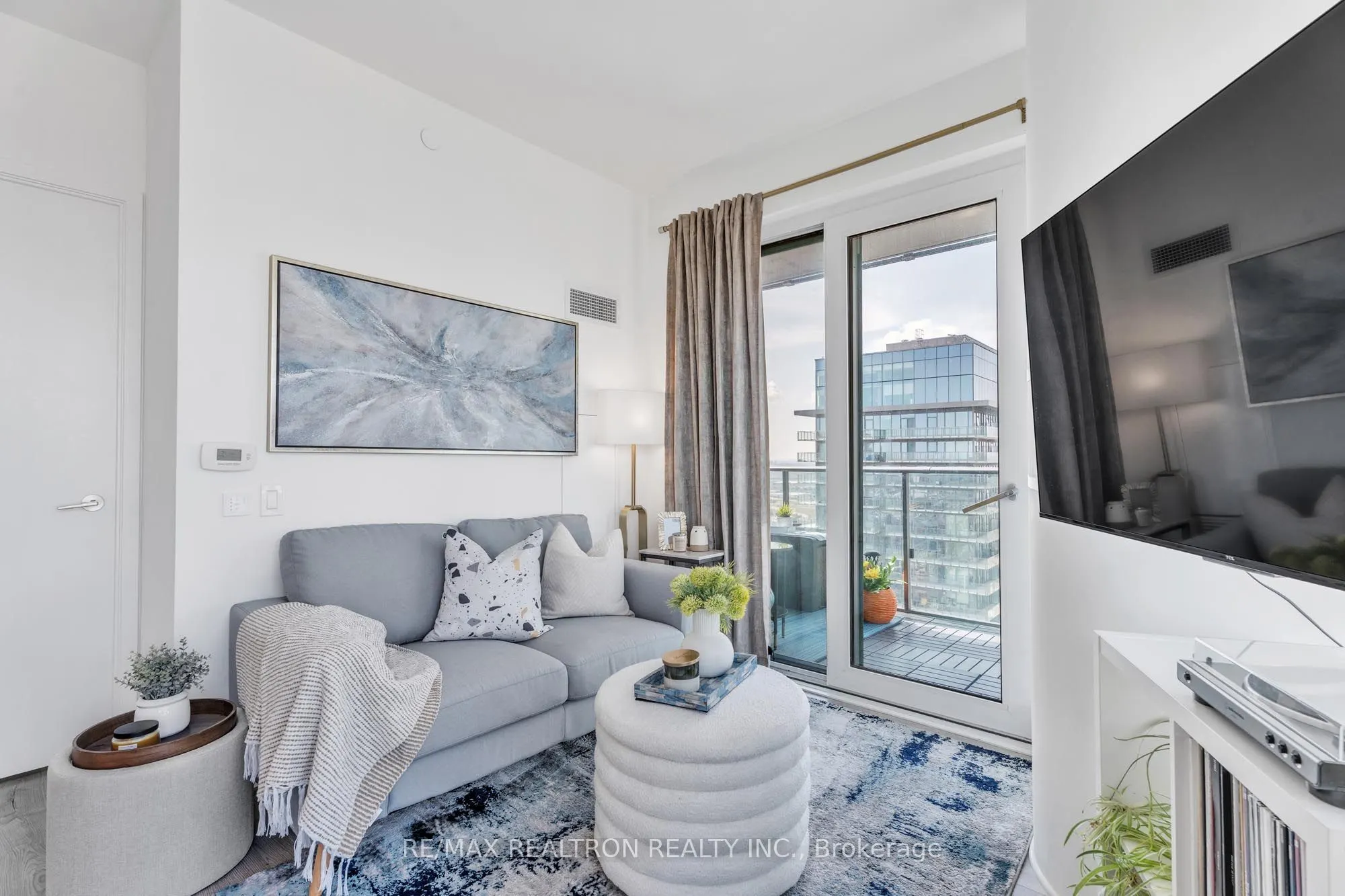 7890 Jane Street, #3806