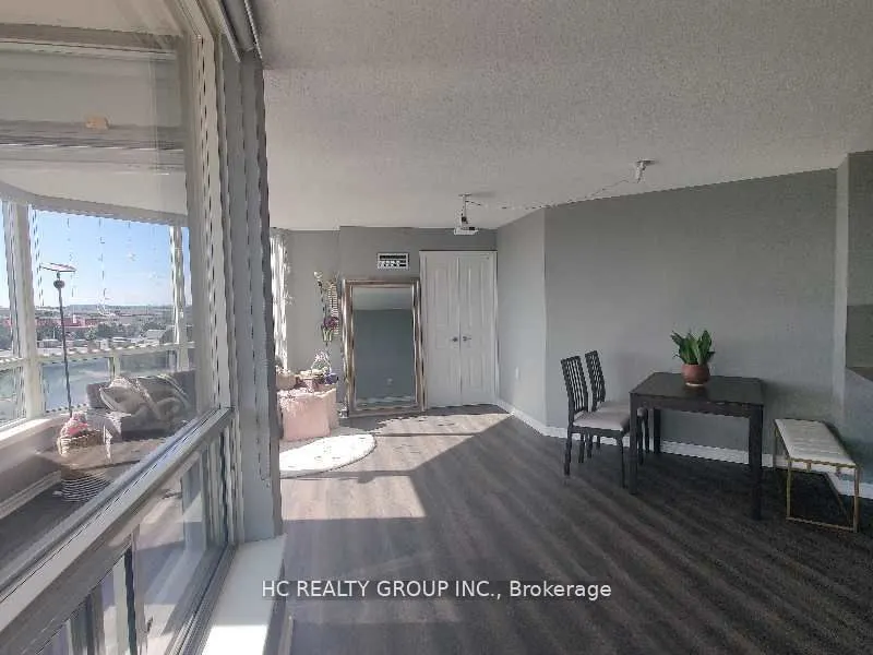 9015 Leslie Street, #609