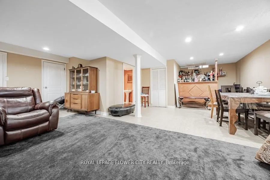 73 Hollywood Hill Circle