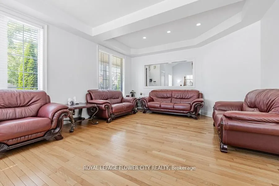 73 Hollywood Hill Circle