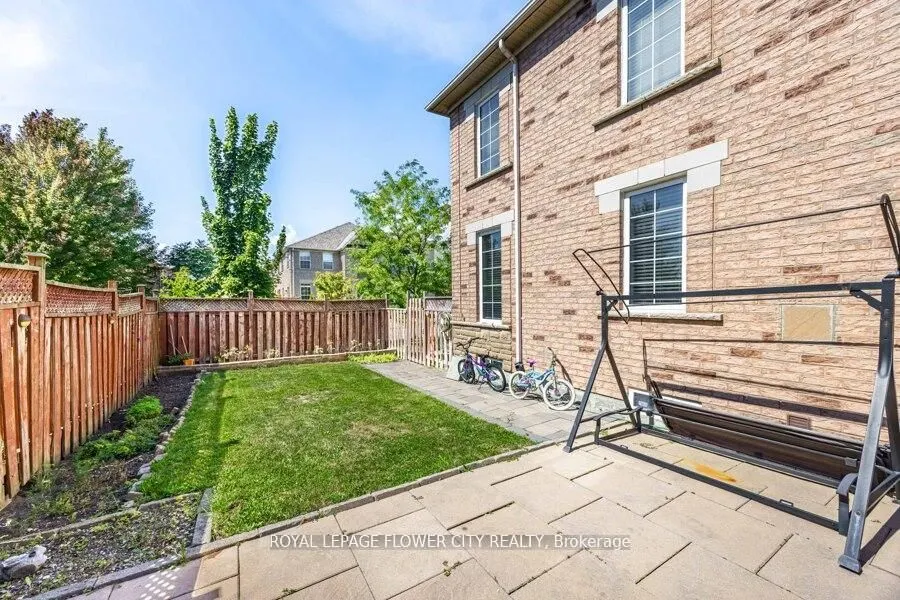 73 Hollywood Hill Circle