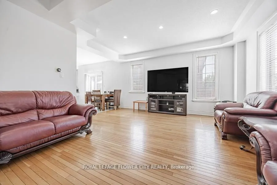 73 Hollywood Hill Circle