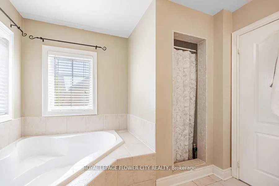 73 Hollywood Hill Circle