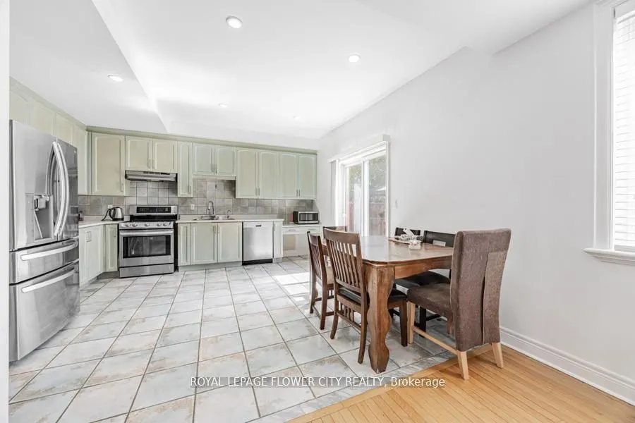 73 Hollywood Hill Circle