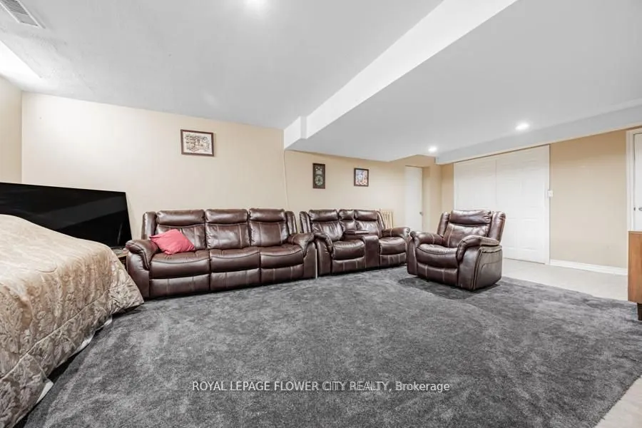 73 Hollywood Hill Circle