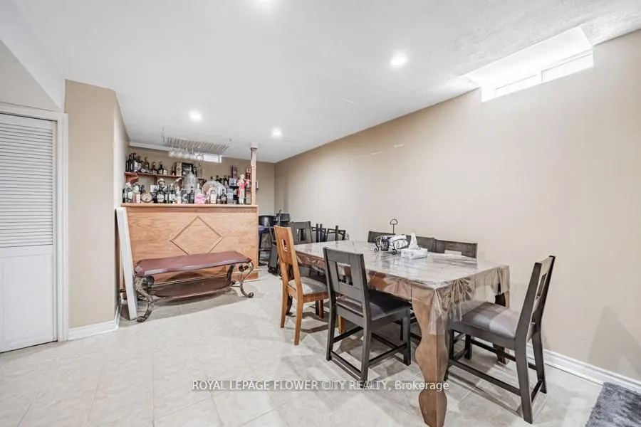 73 Hollywood Hill Circle