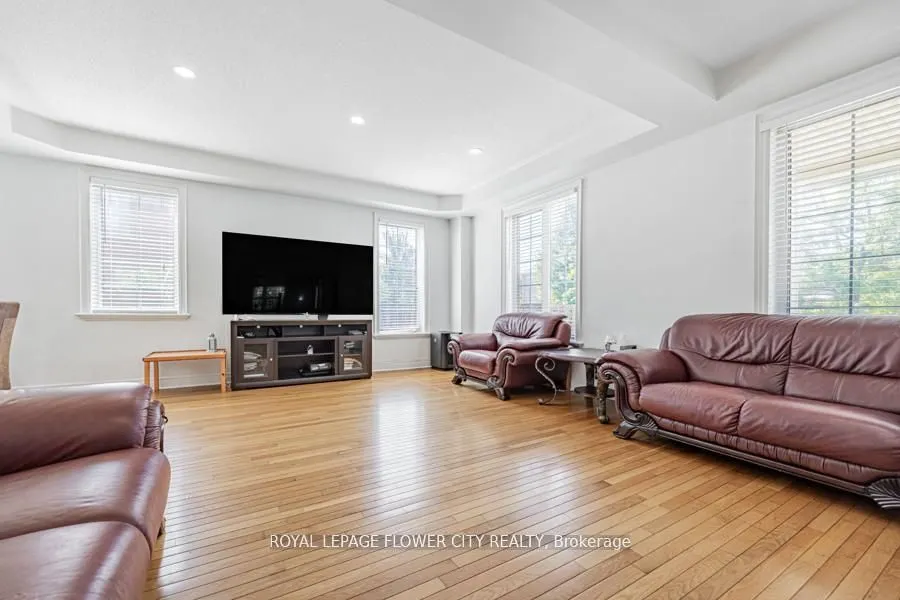 73 Hollywood Hill Circle