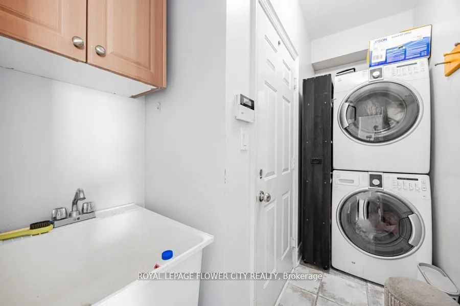 73 Hollywood Hill Circle