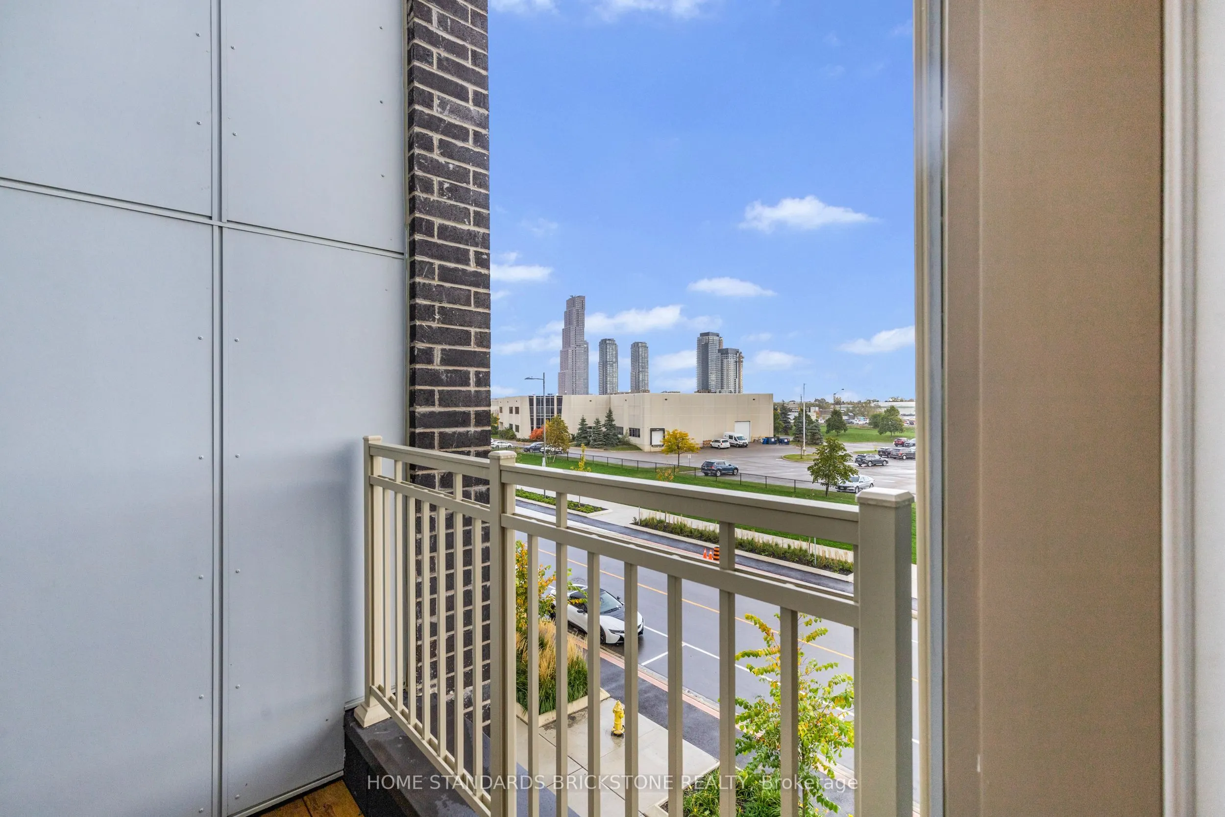 90 Honeycrisp Crescent, #TH 366