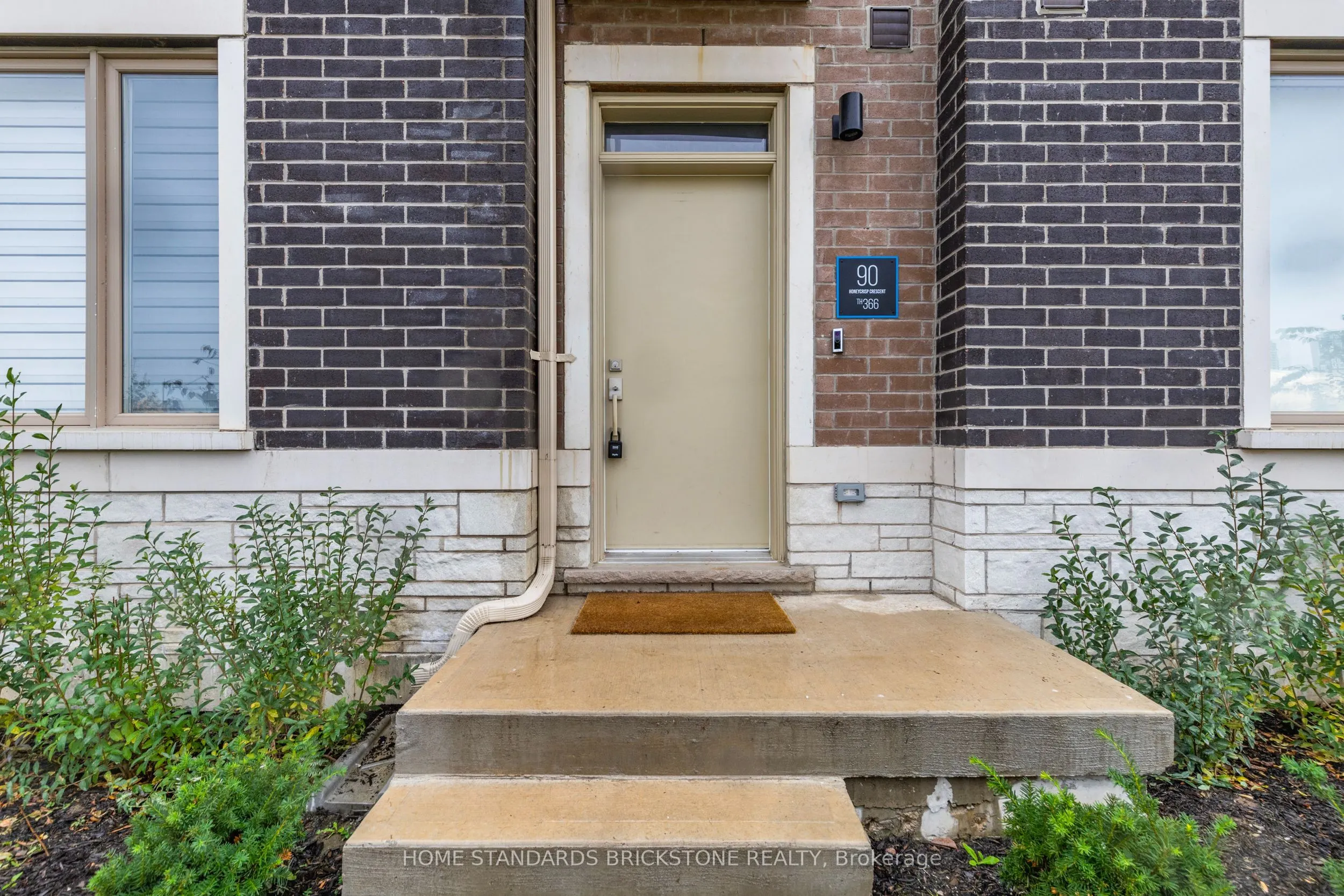 90 Honeycrisp Crescent, #TH 366