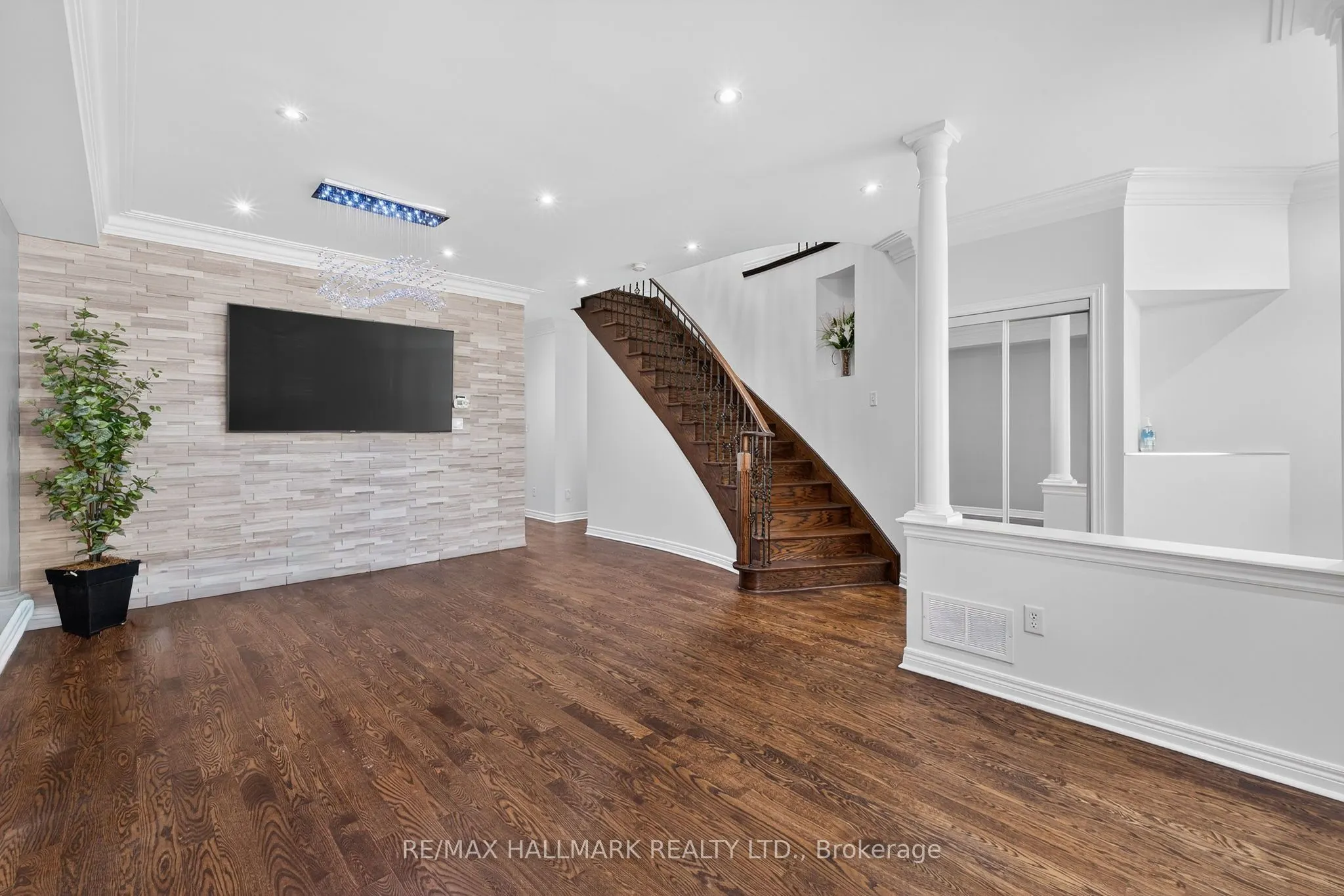 102 Destino Crescent