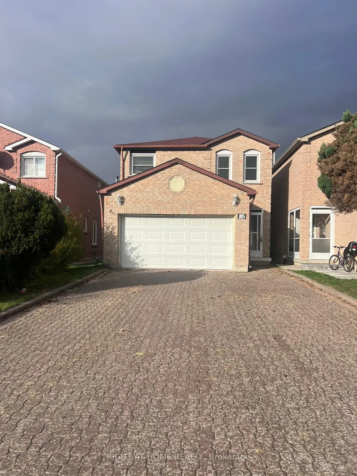 16 Lavron Court, #Main Fl