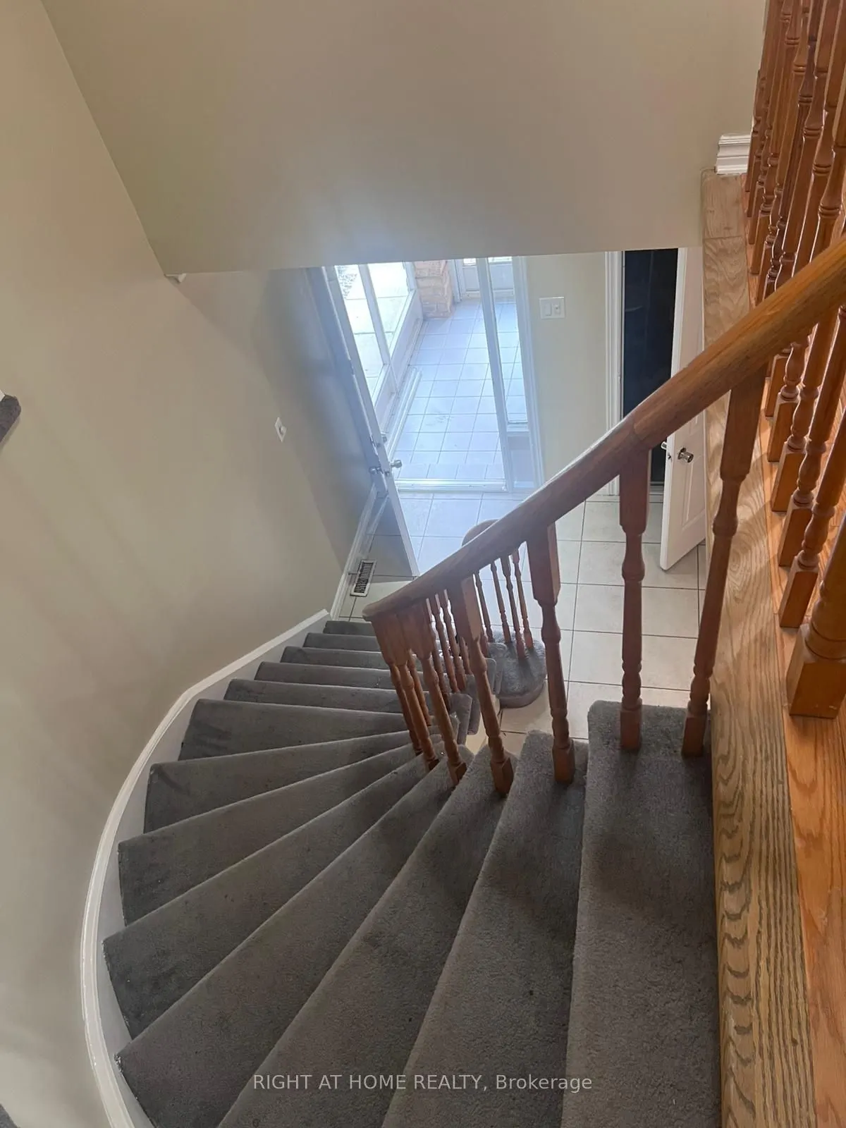 16 Lavron Court, #Main Fl