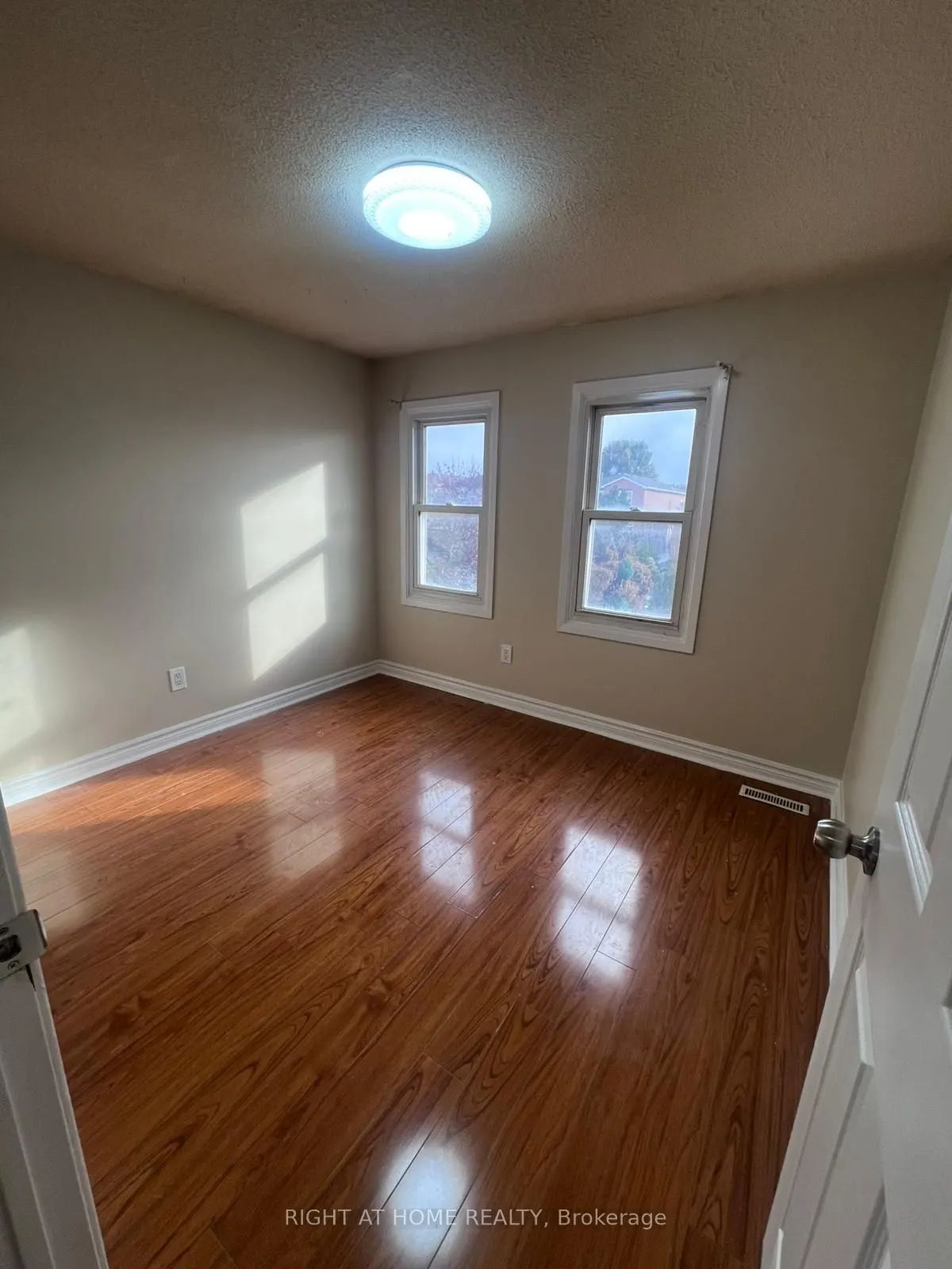 16 Lavron Court, #Main Fl