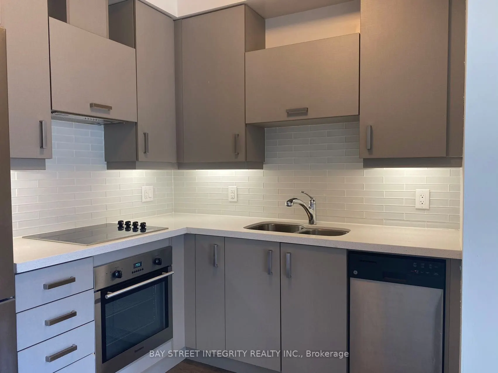 28 Uptown Drive, #329