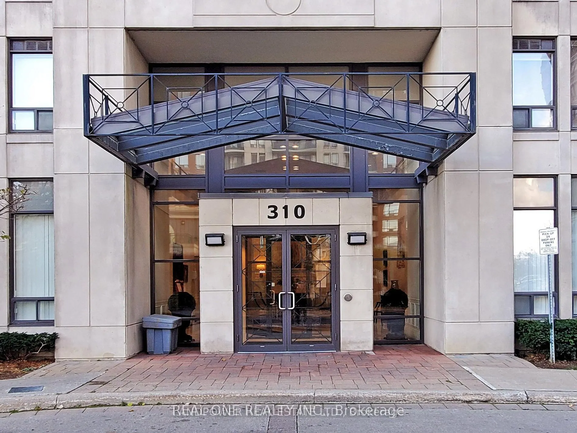 310 Red Maple Road, #1203