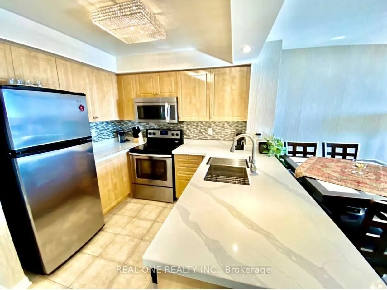 310 Red Maple Road, #1203