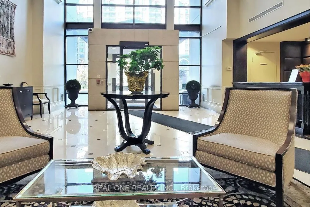 310 Red Maple Road, #1203