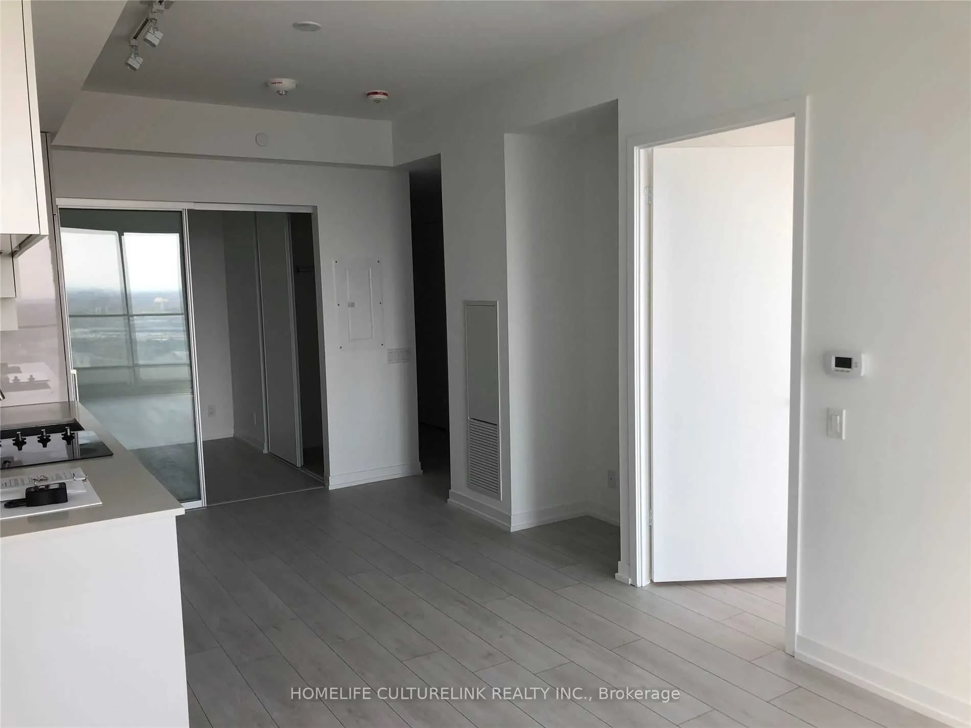 898 Portage Parkway, #5005