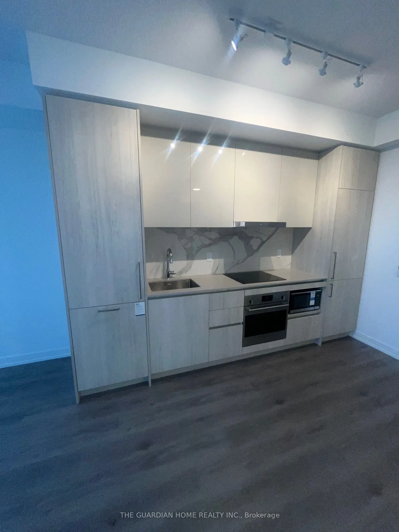 225 Commerce Street, #3310