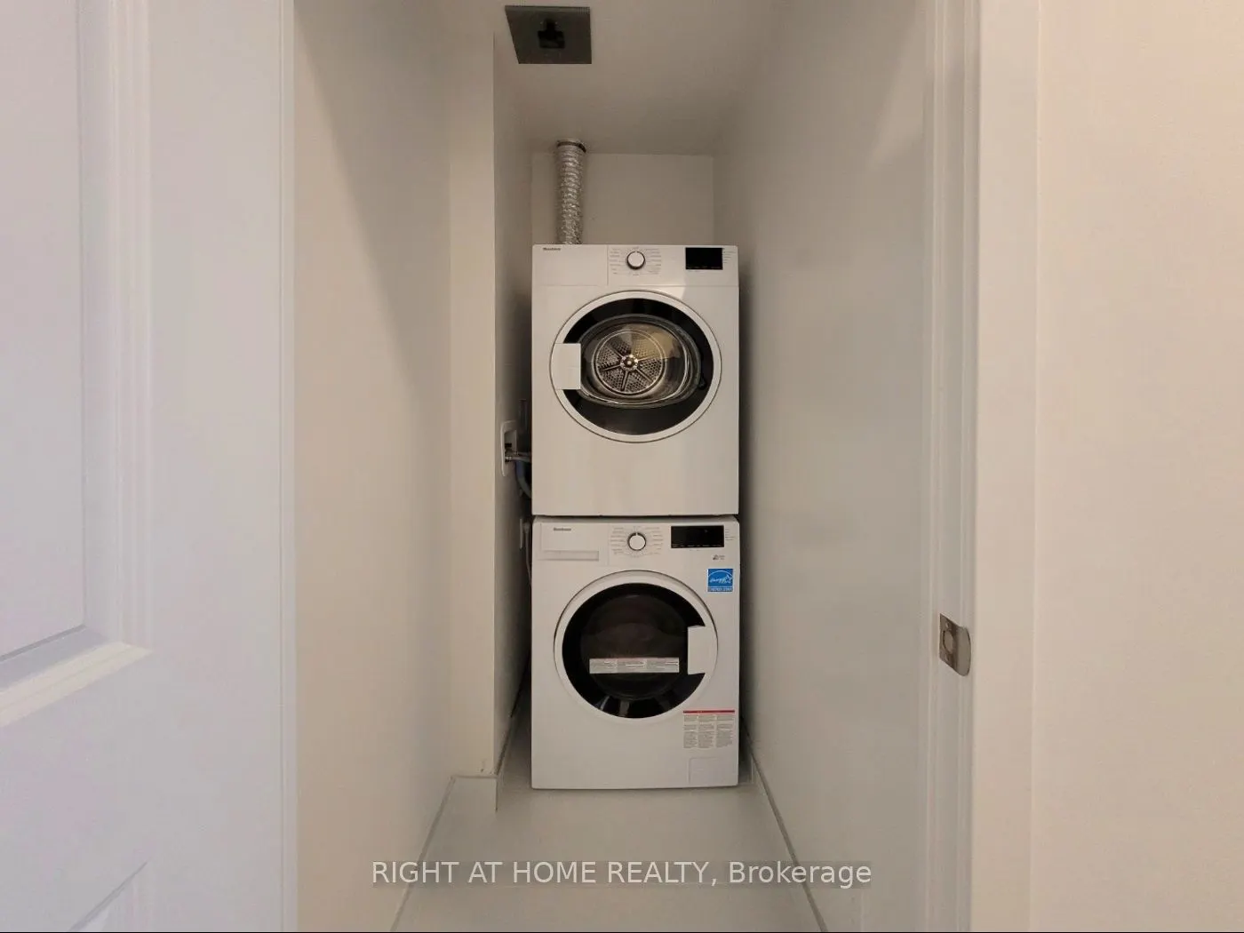 50 Upper Mall Way, #B-2209