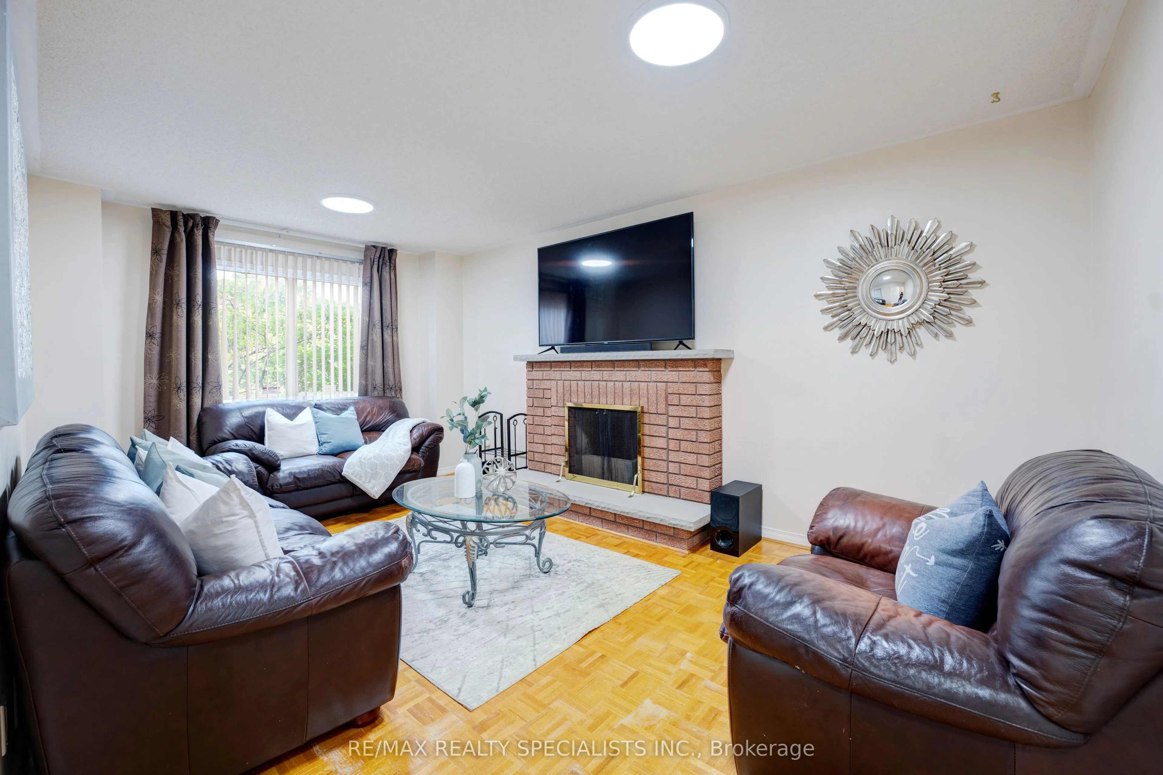 36 Devonsleigh Boulevard