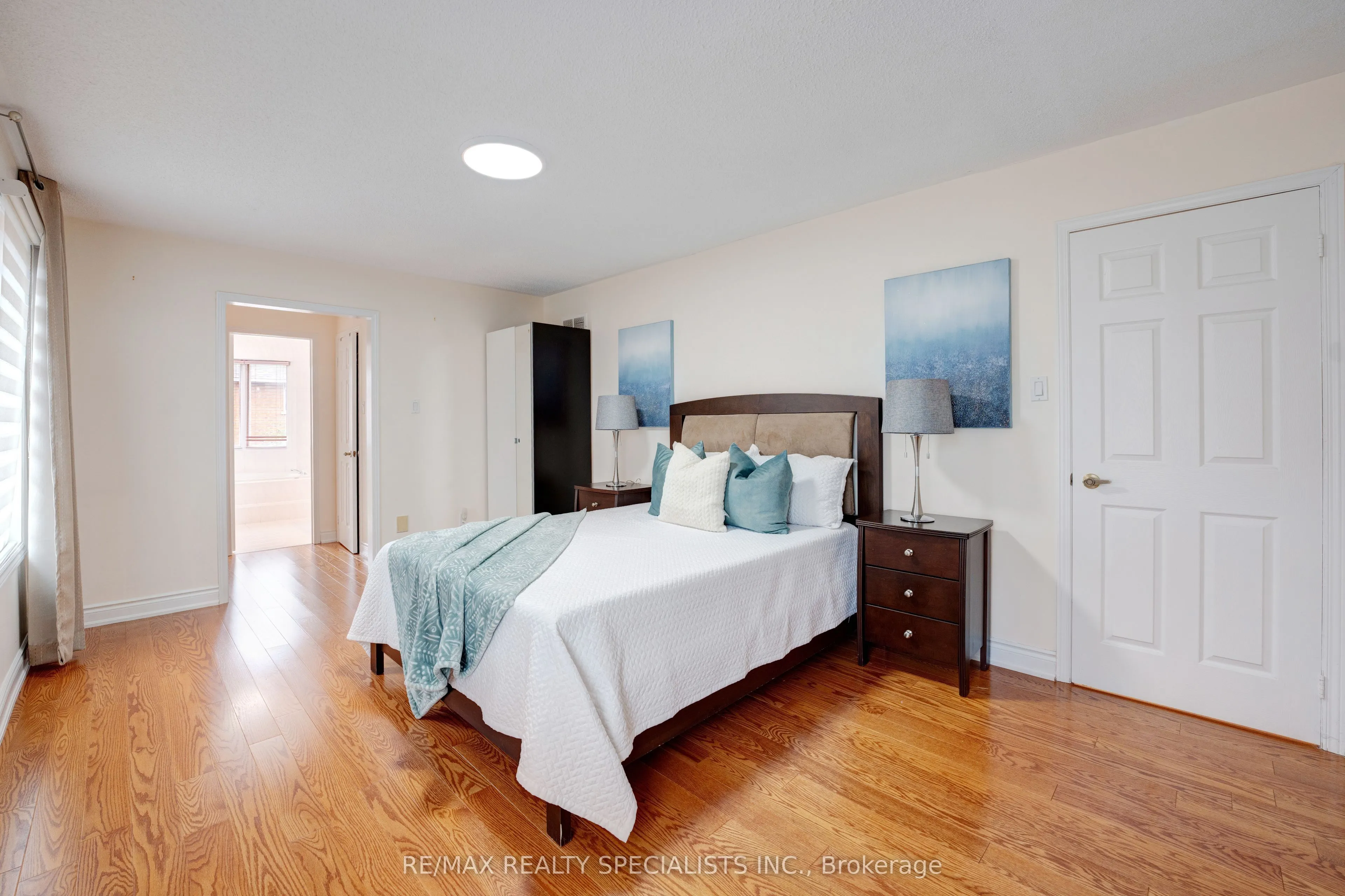 36 Devonsleigh Boulevard