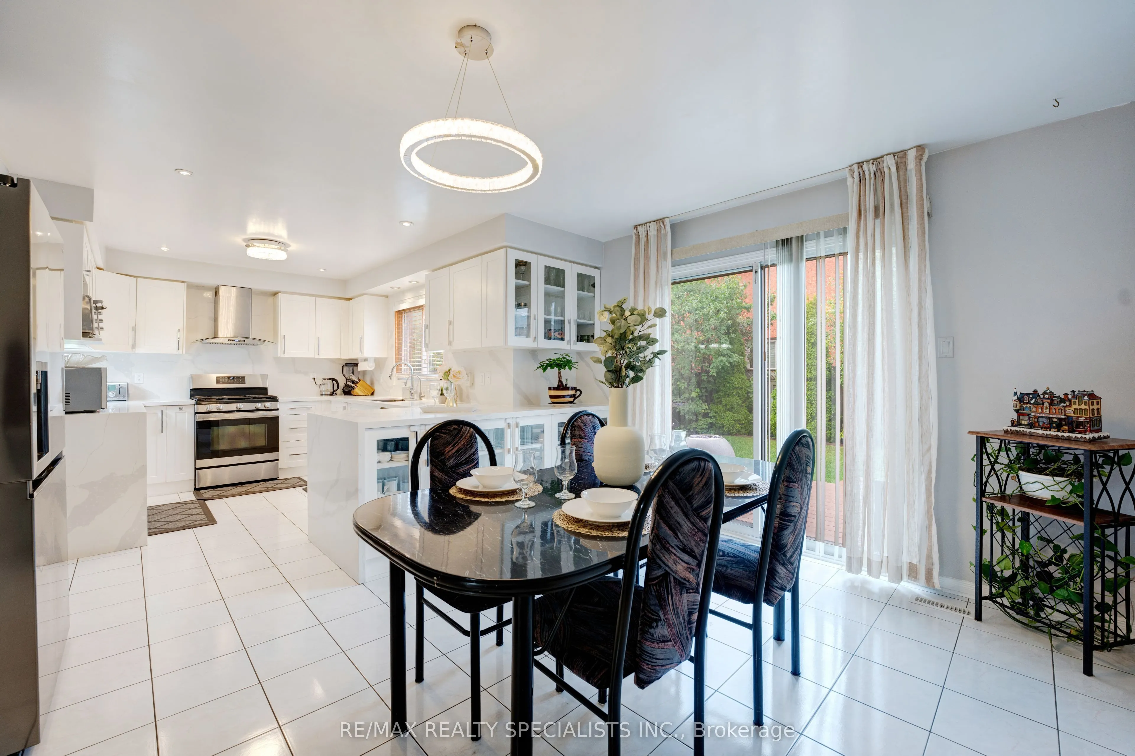 36 Devonsleigh Boulevard