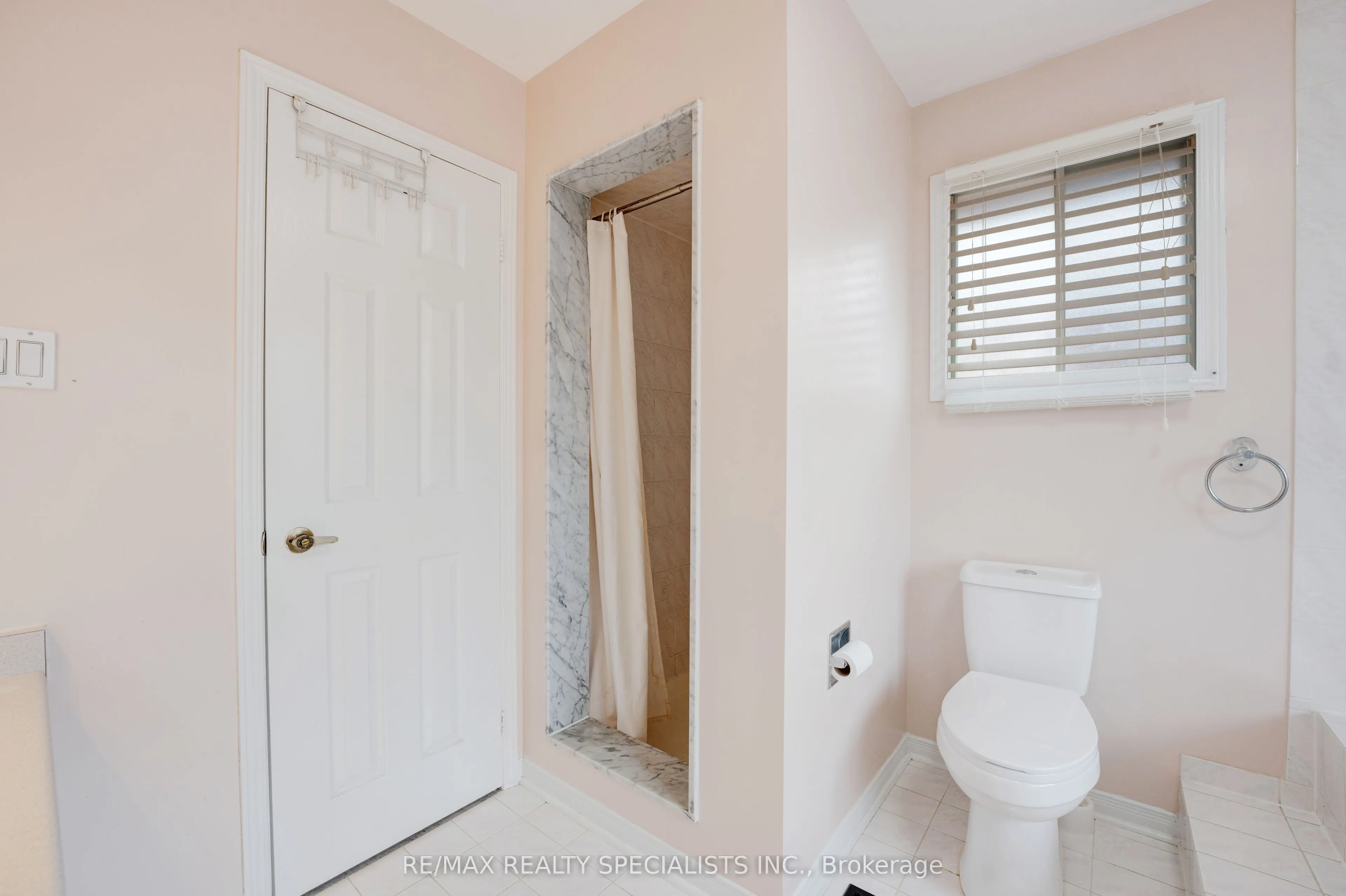 36 Devonsleigh Boulevard