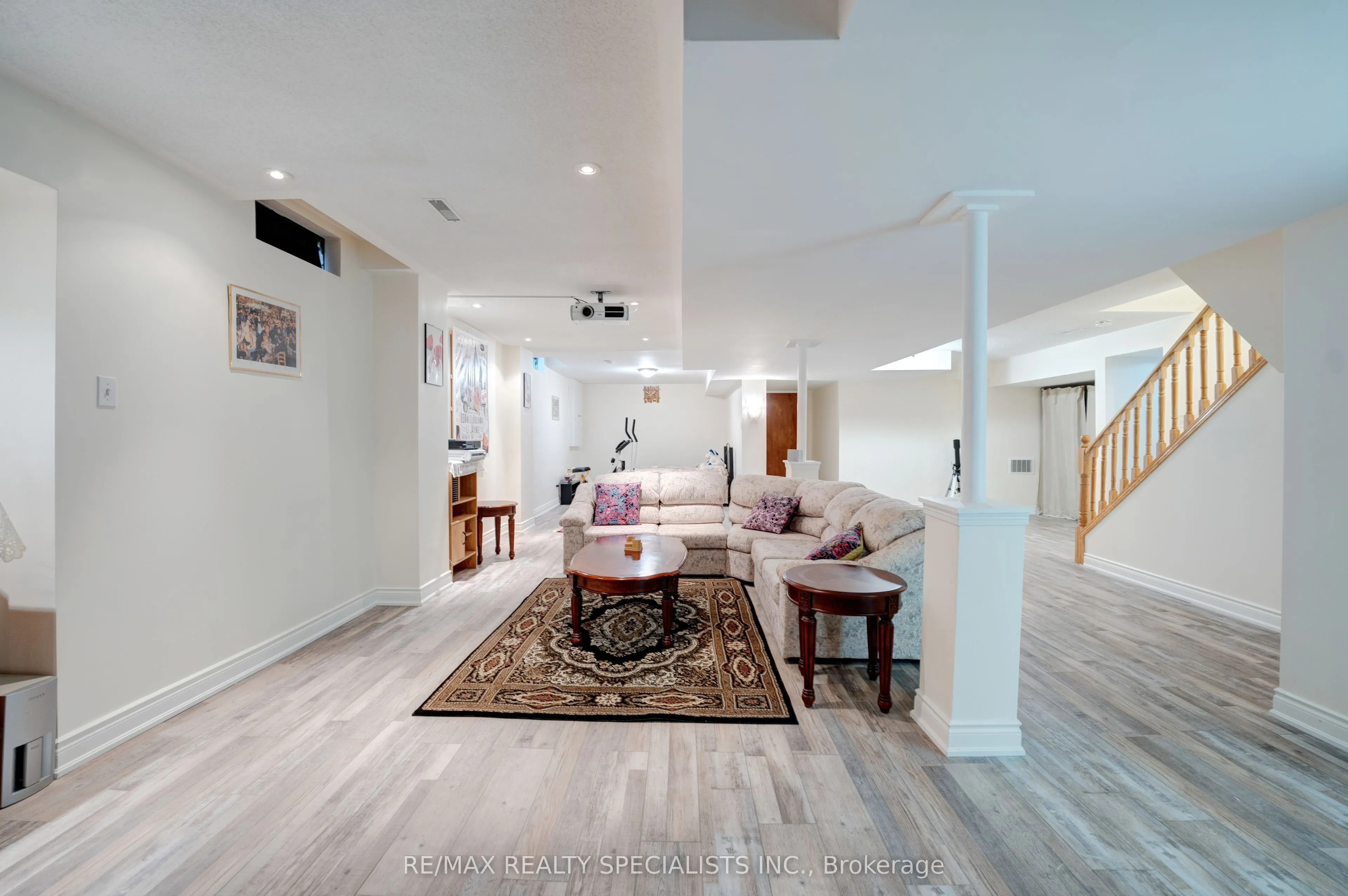 36 Devonsleigh Boulevard