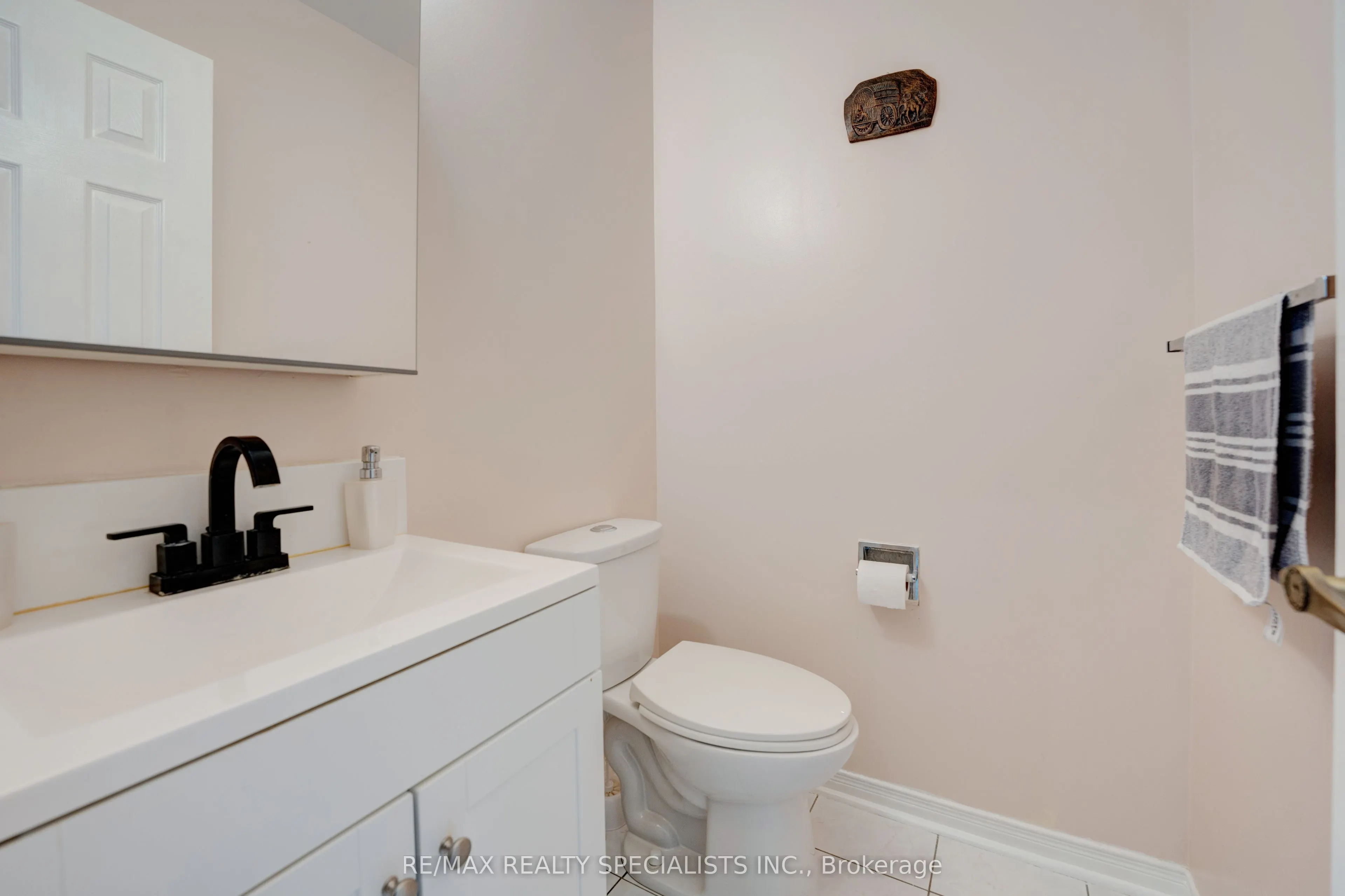 36 Devonsleigh Boulevard