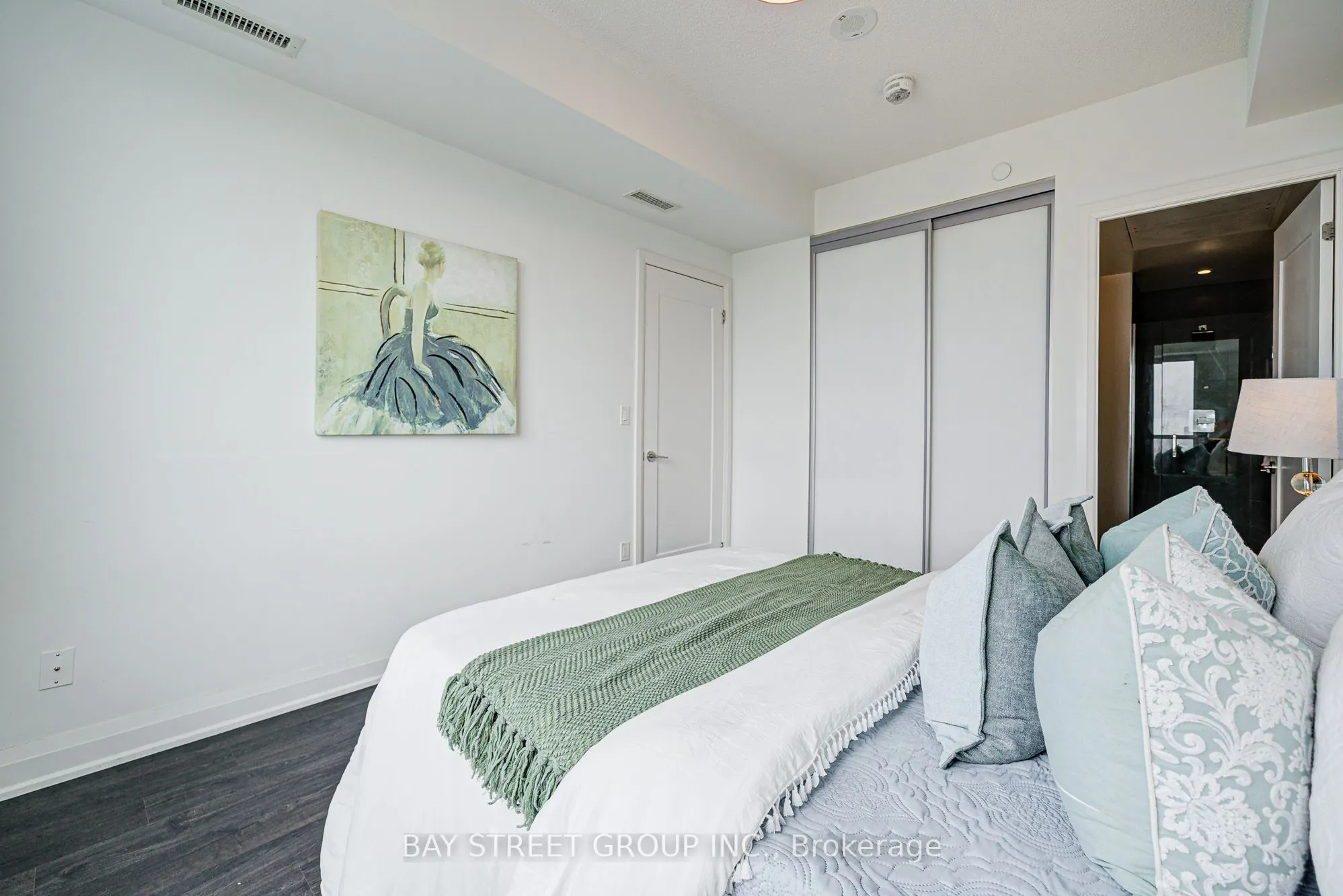 398 Highway 7 E, #1606