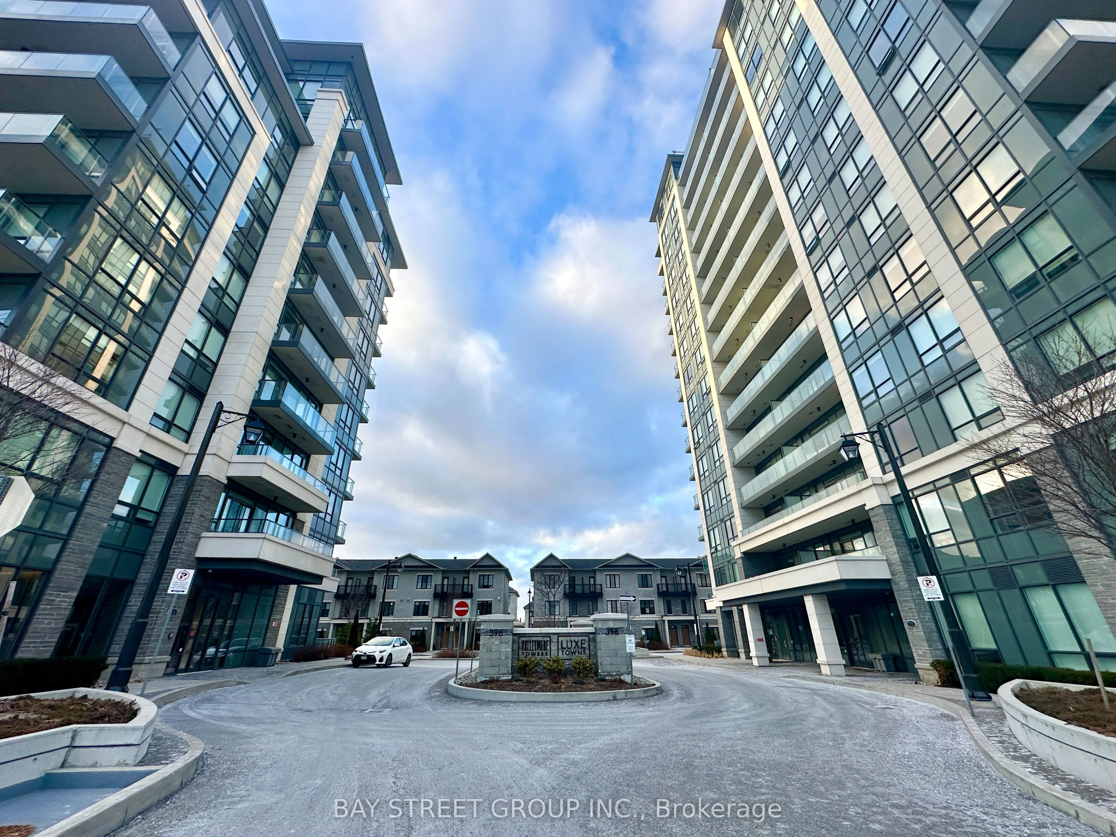 398 Highway 7 E, #1606