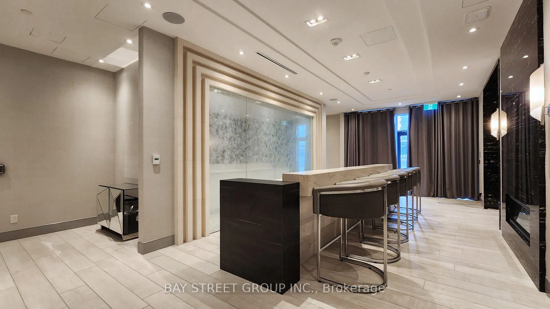 398 Highway 7 E, #1606