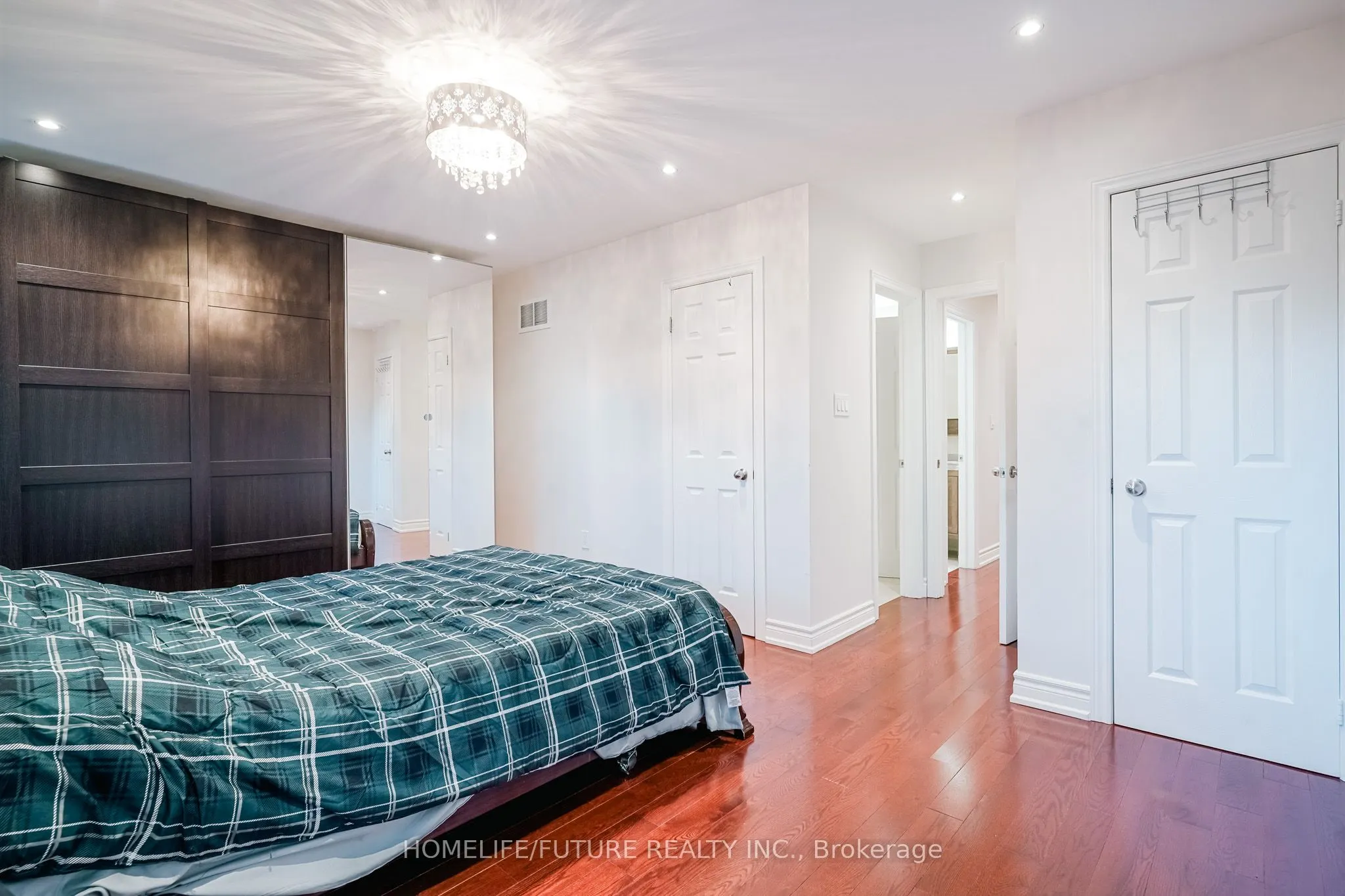 92 Jack Monkman Crescent