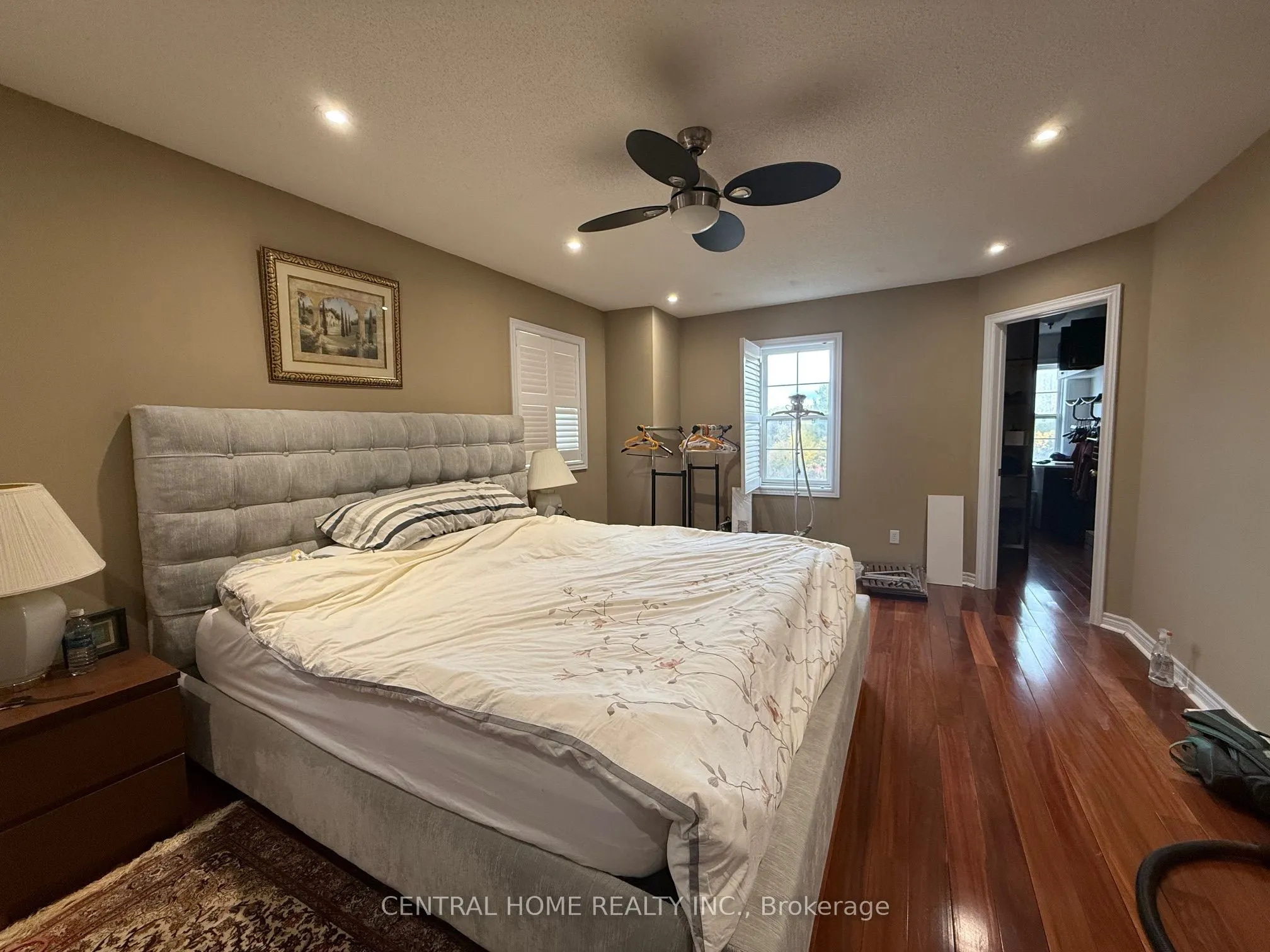 89 Old Colony Road, #main floor