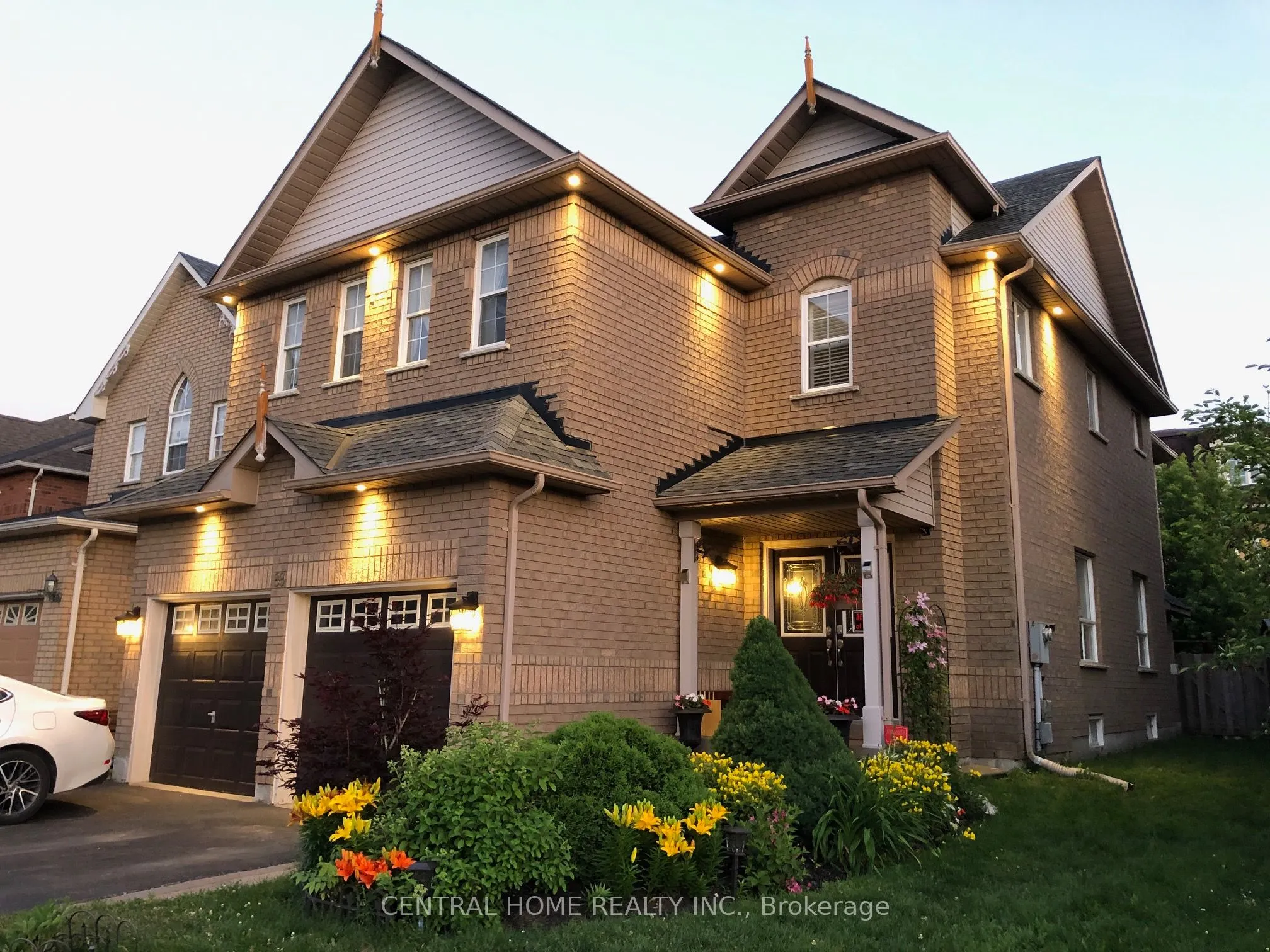 89 Old Colony Road, #main floor