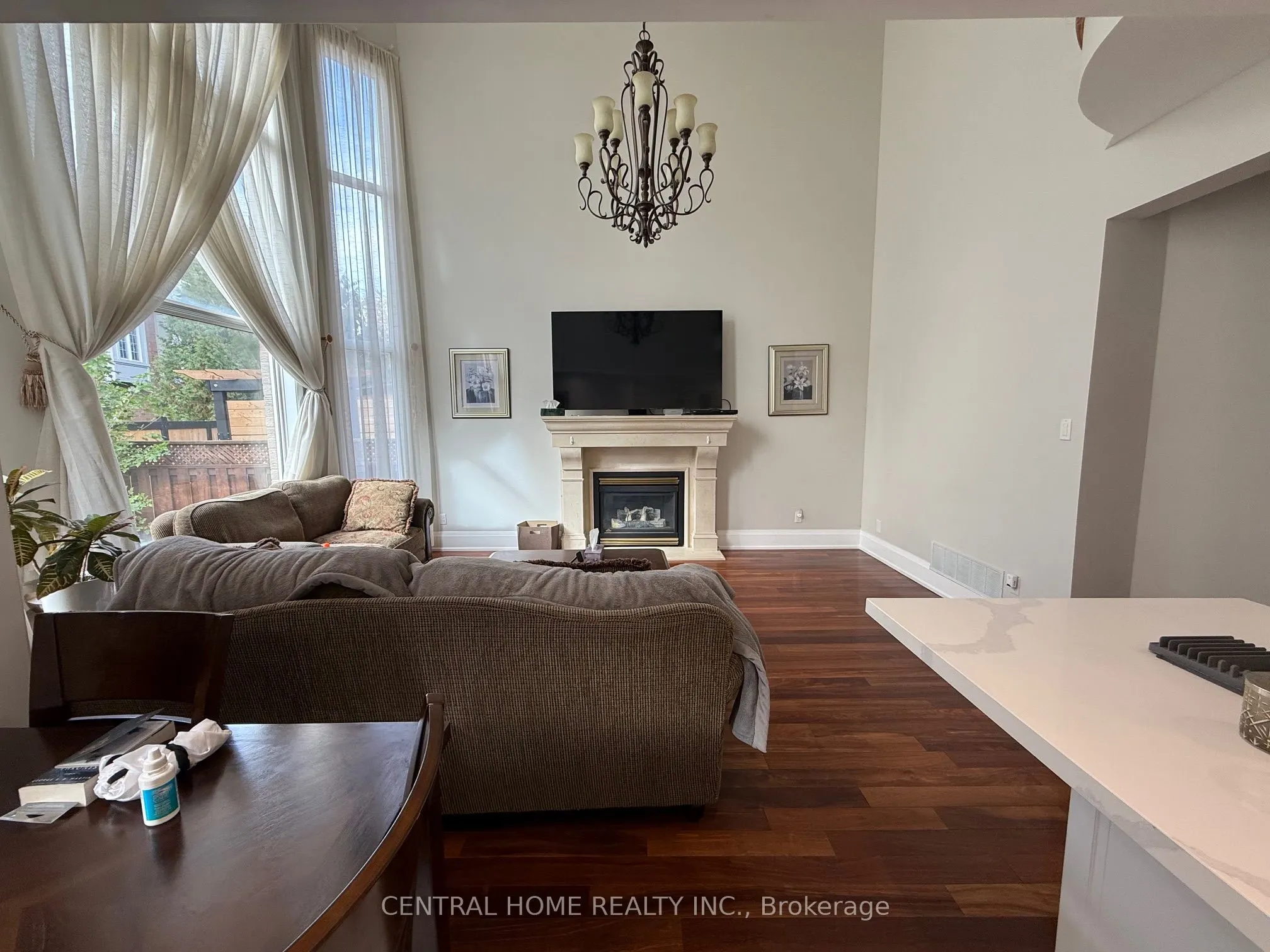 89 Old Colony Road, #main floor