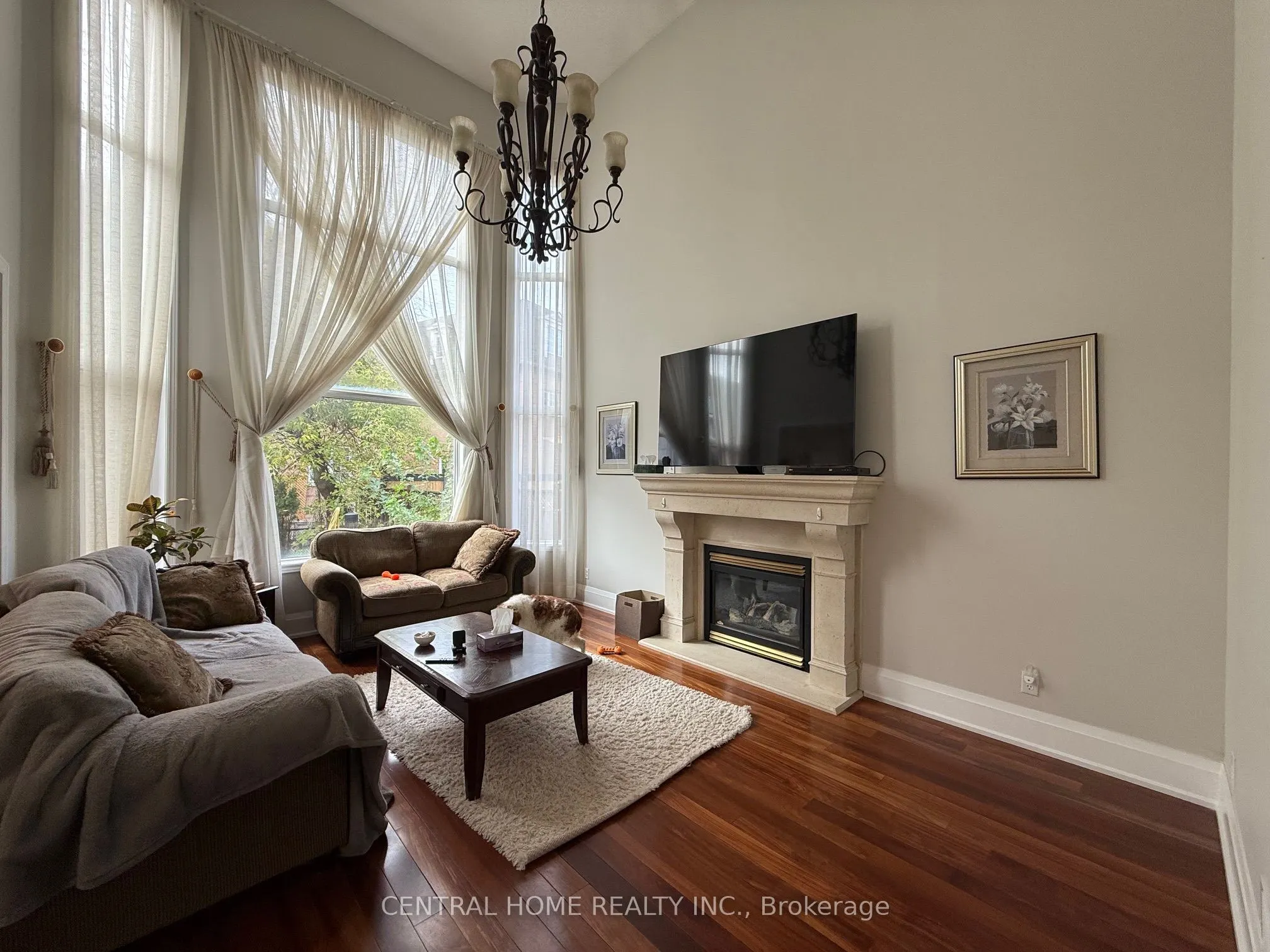 89 Old Colony Road, #main floor