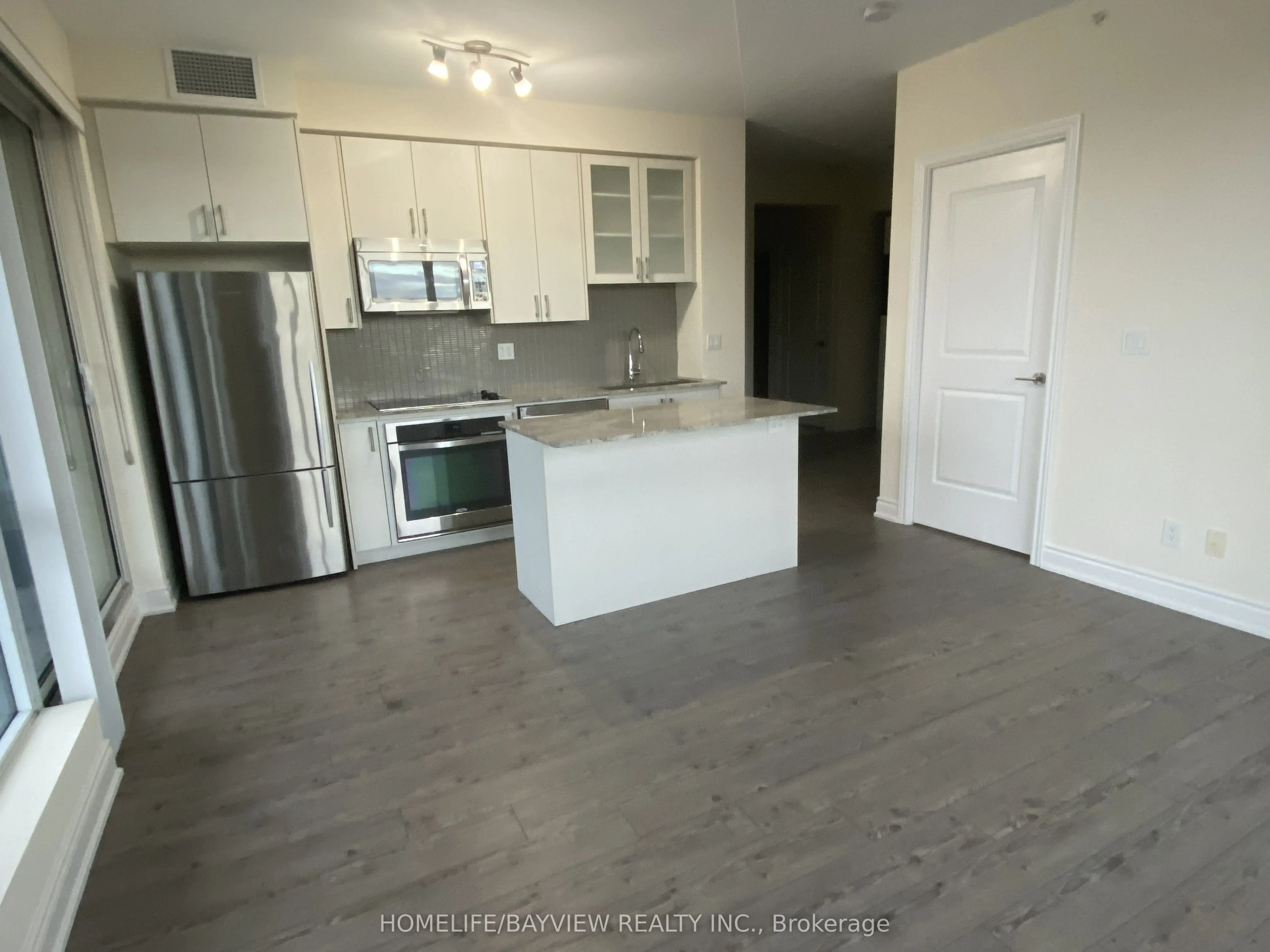 9090 Yonge Street, #805B