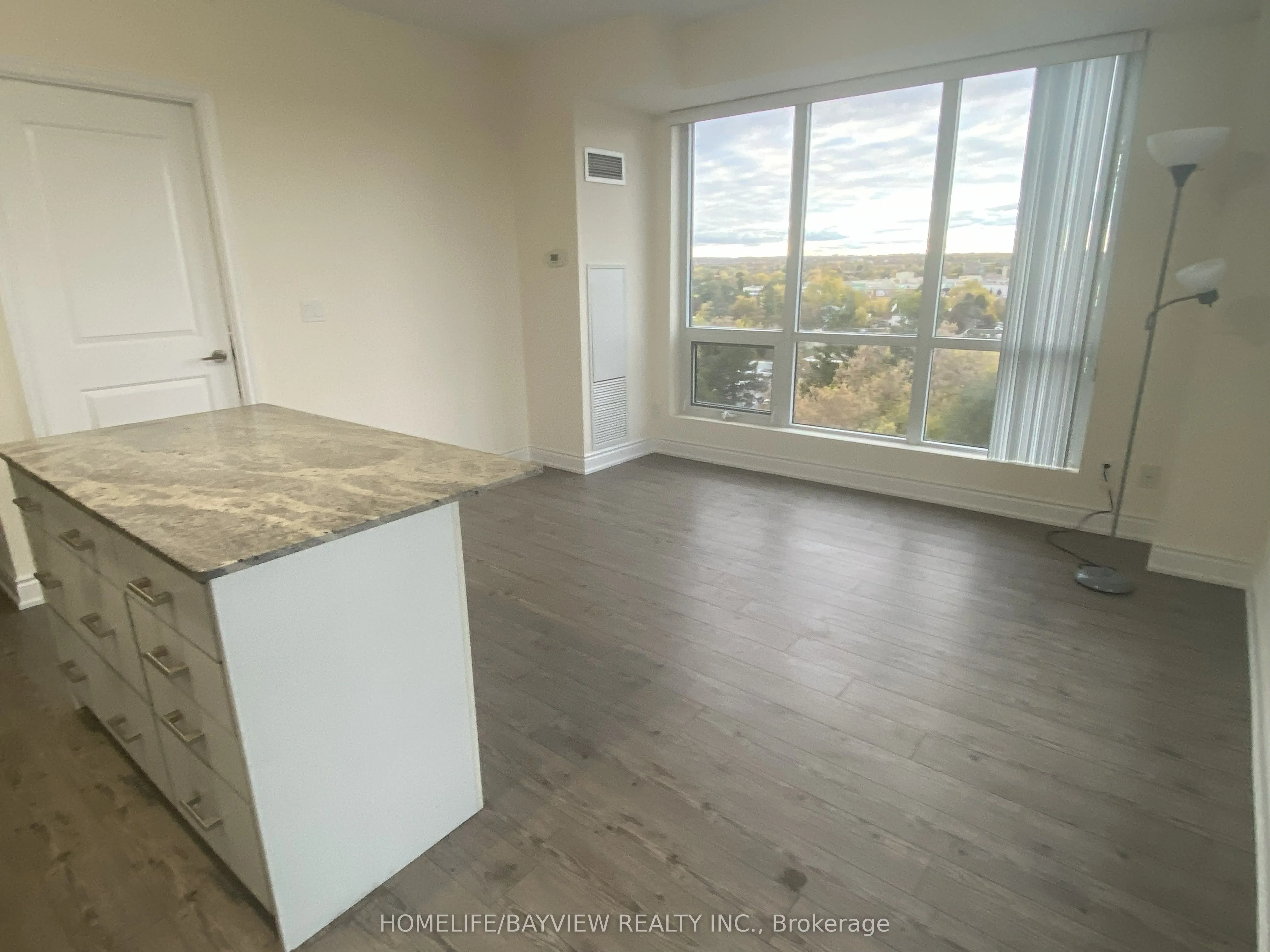 9090 Yonge Street, #805B